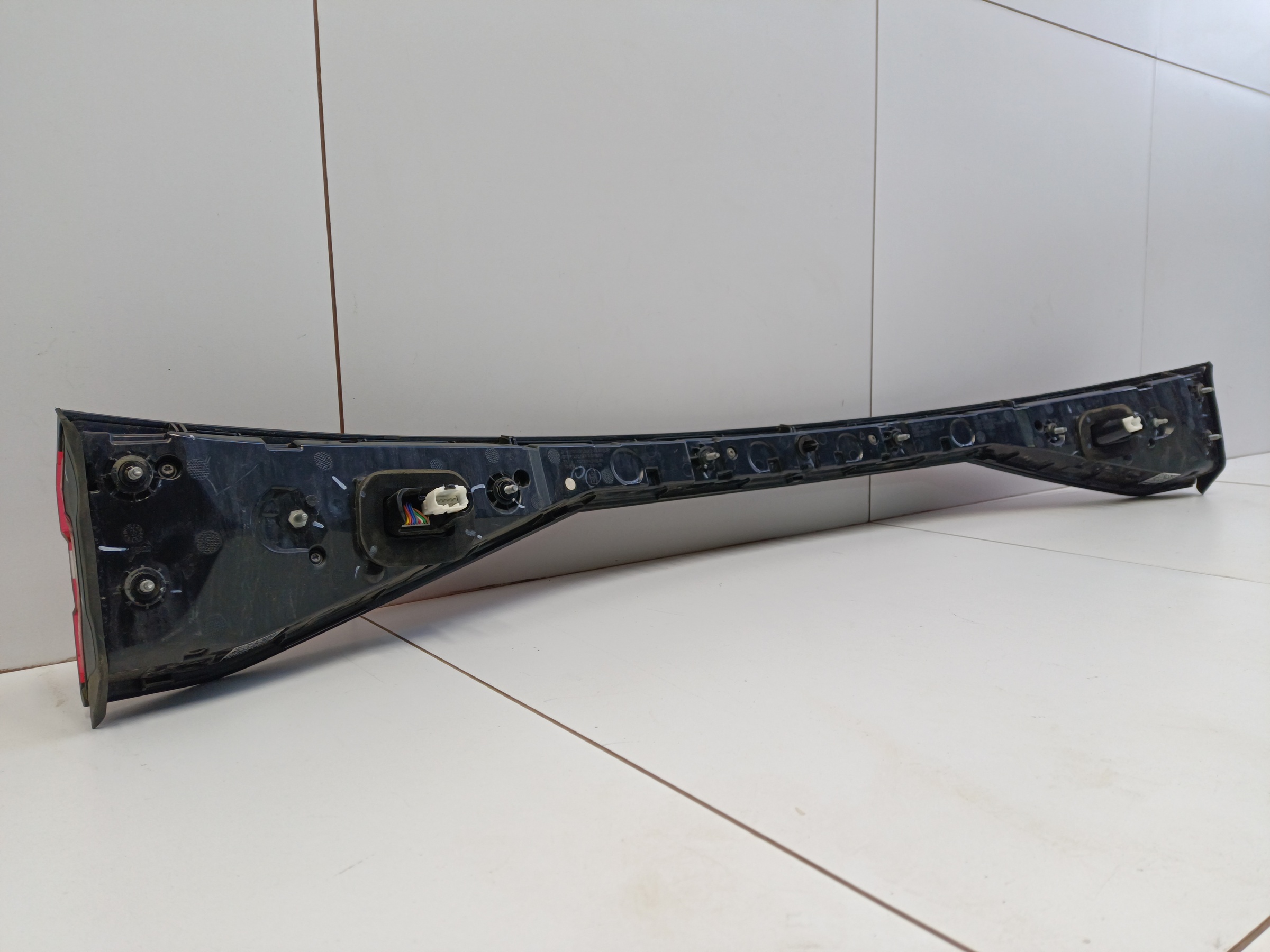 Фонарь крышки багажника центральный Chery Tiggo 8 Pro LED