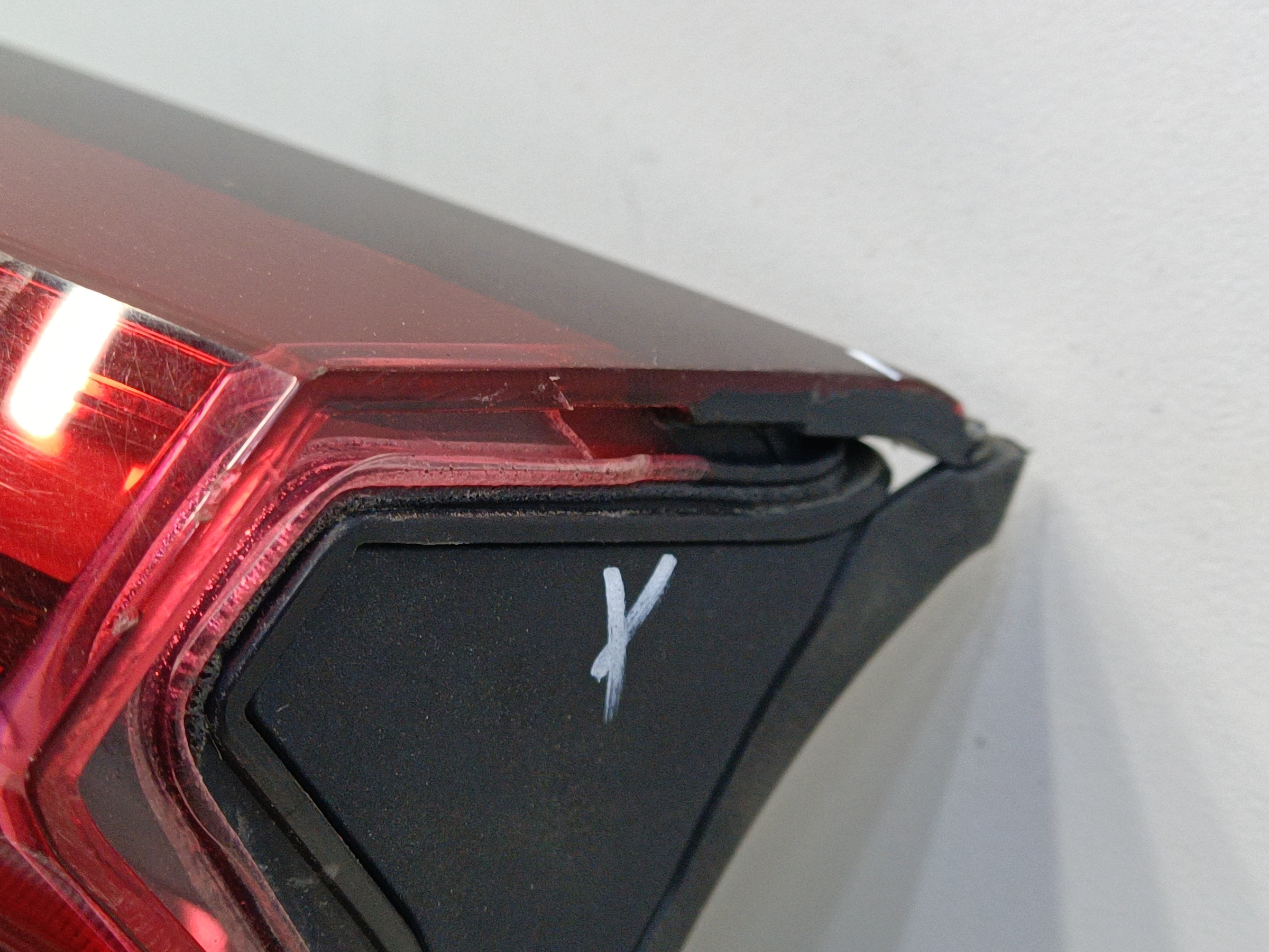 Фонарь крышки багажника центральный Chery Tiggo 8 Pro LED