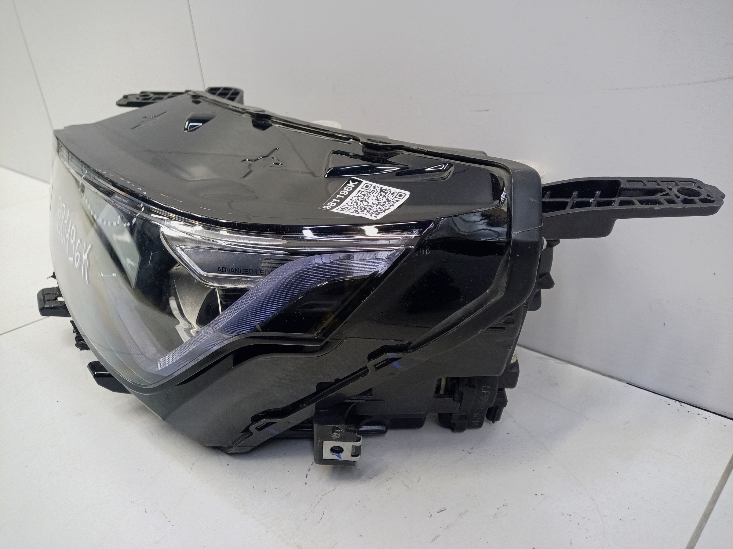 Фара передняя левая Geely Coolray галоген линза