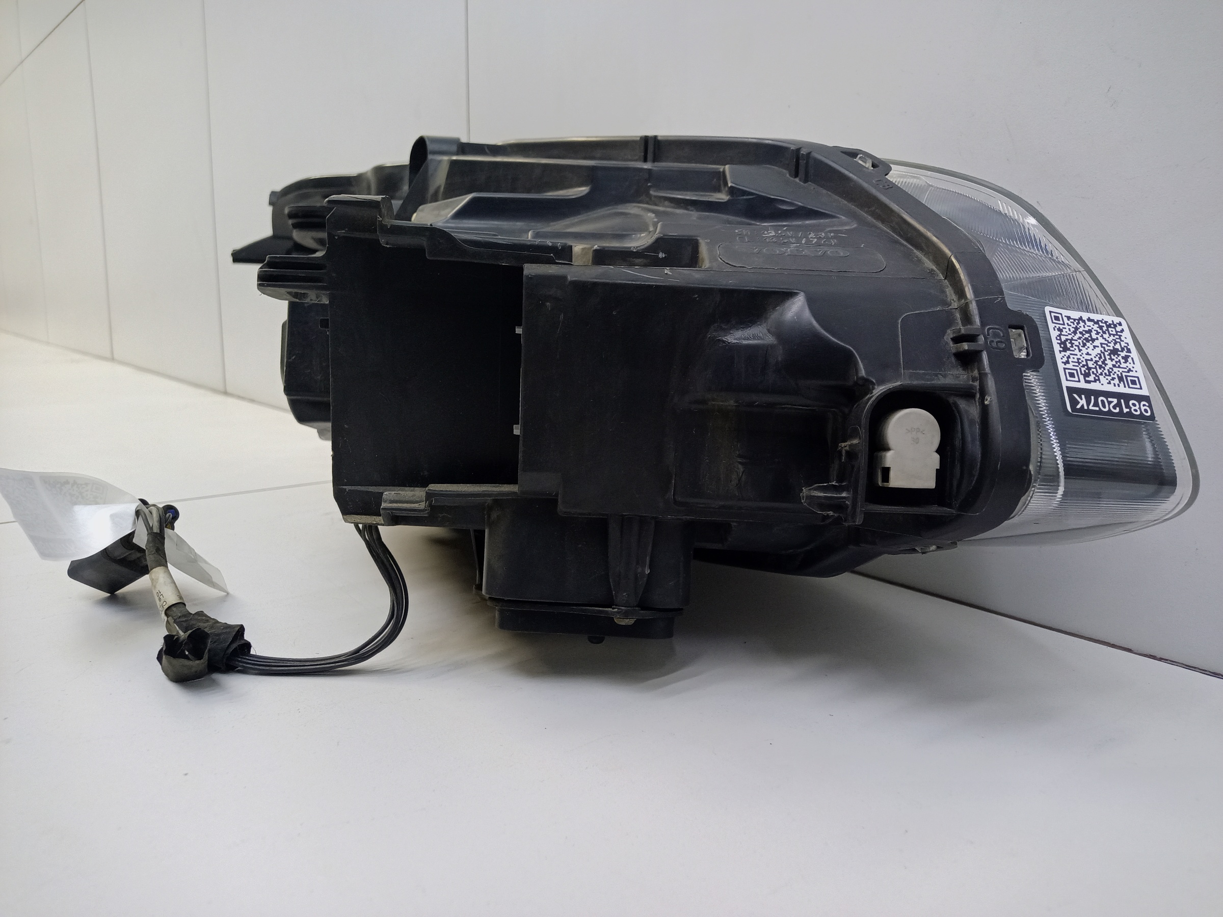 Фара передняя левая Volvo XC60 1 Restail ксенон адаптив