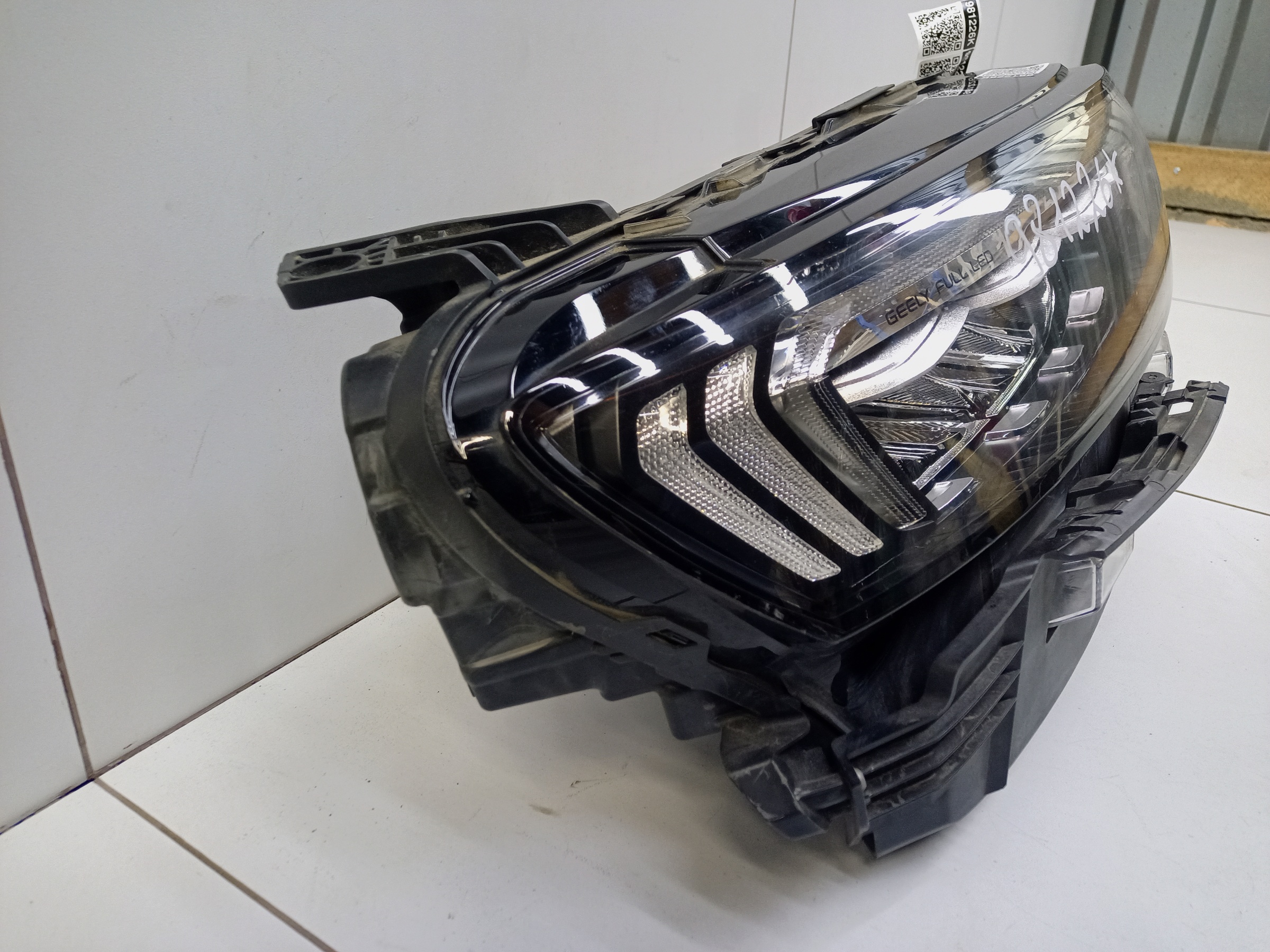 Фара передняя правая Geely Tugella Full LED