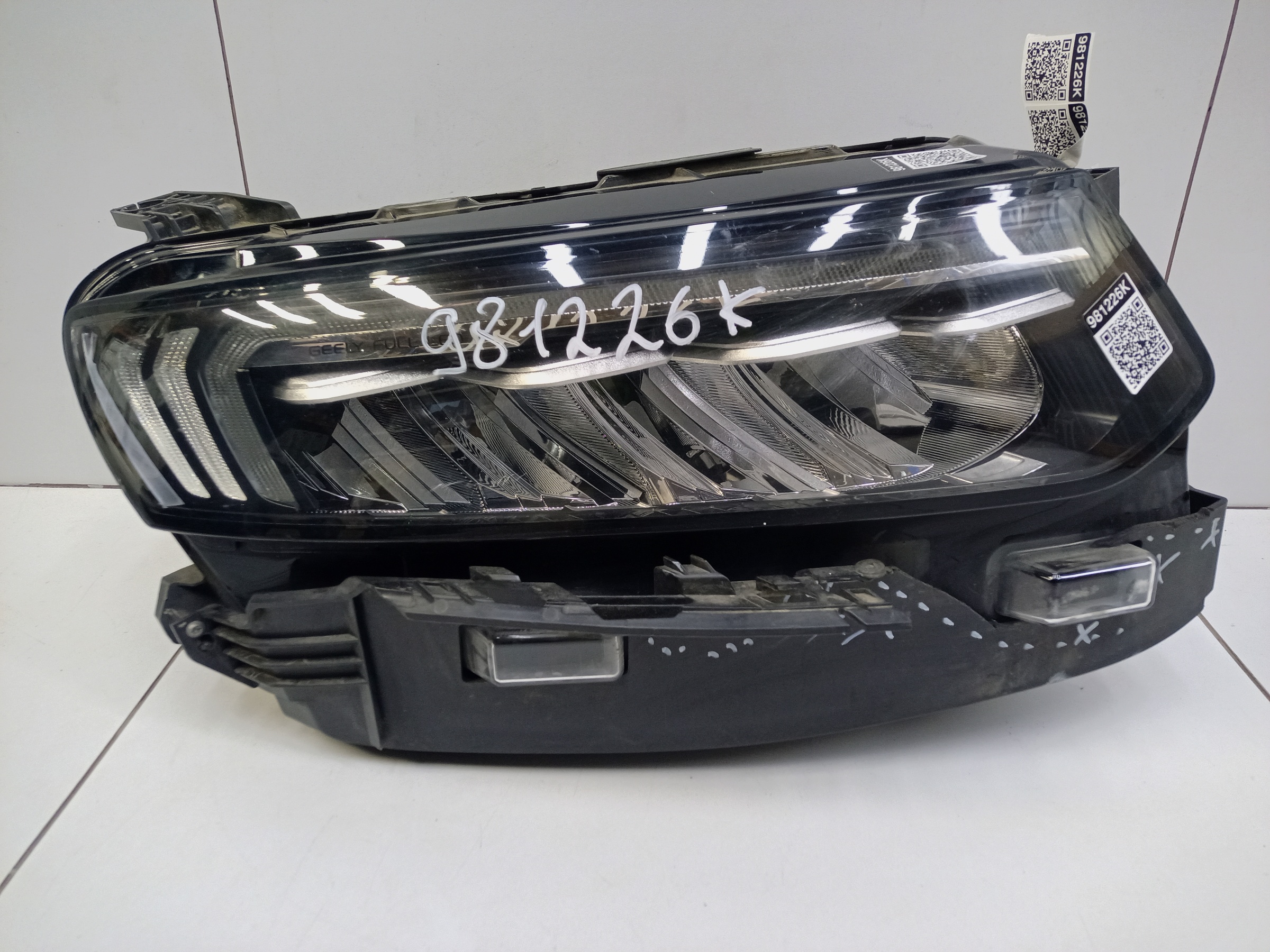 Фара передняя правая Geely Tugella Full LED