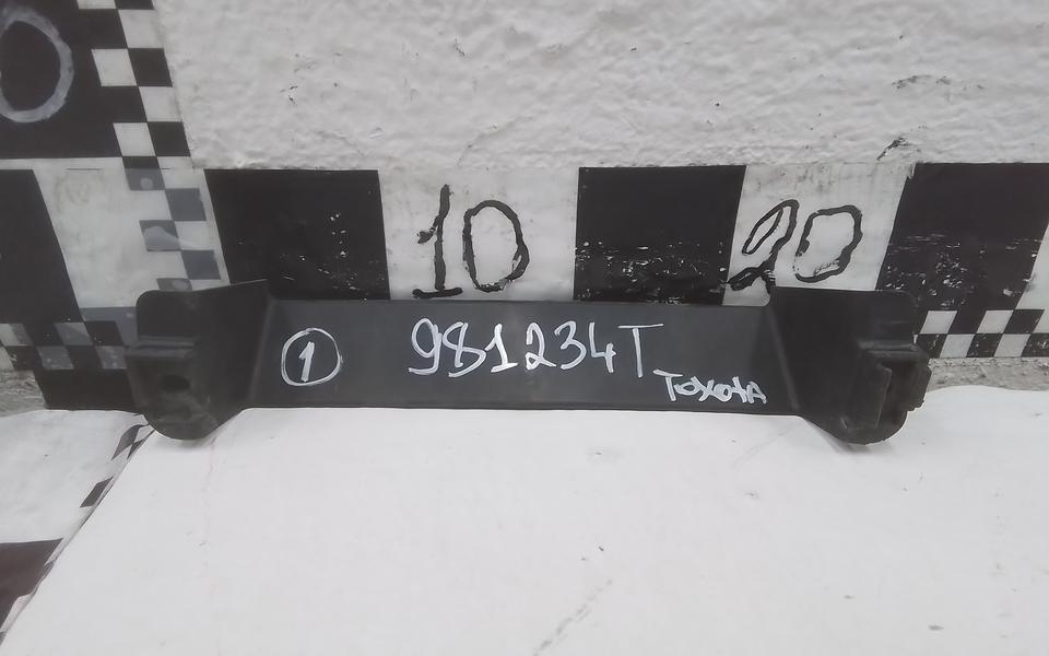 Кронштейн решётки радиатора Toyota Land Cruiser Prado 150 Restail 2