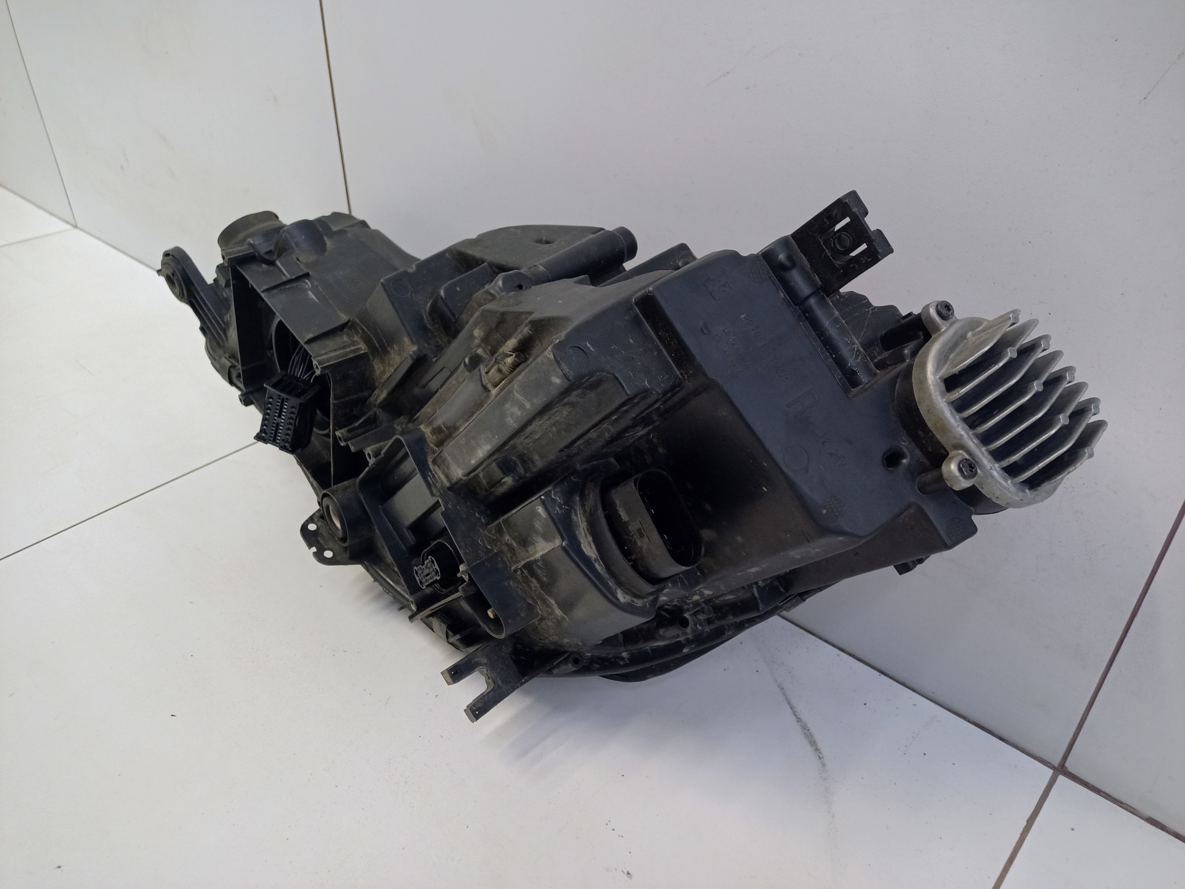 Фара передняя правая Audi A4 B9 LED " Schnieder "