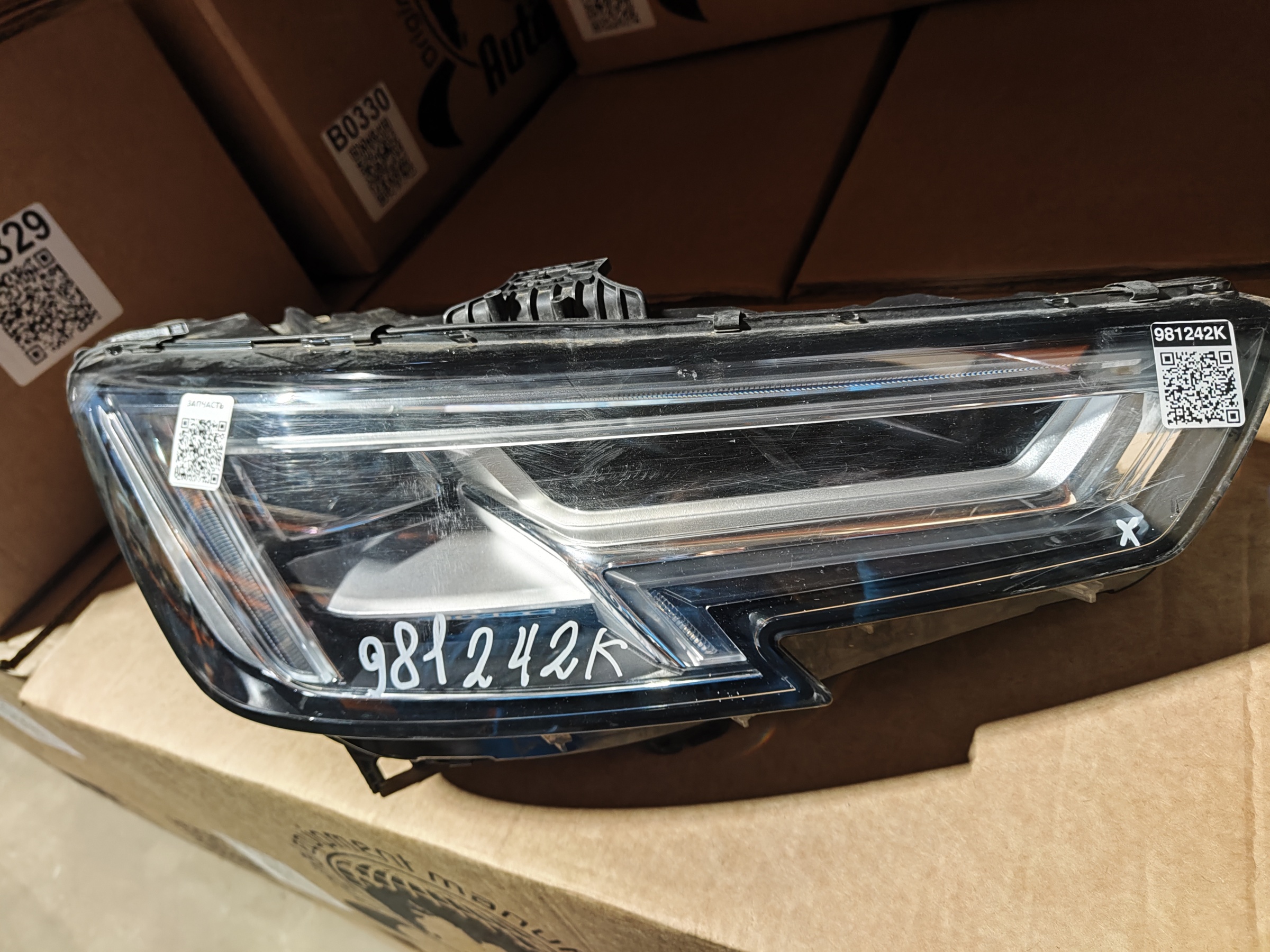 Фара передняя правая Audi A4 B9 LED " Schnieder "