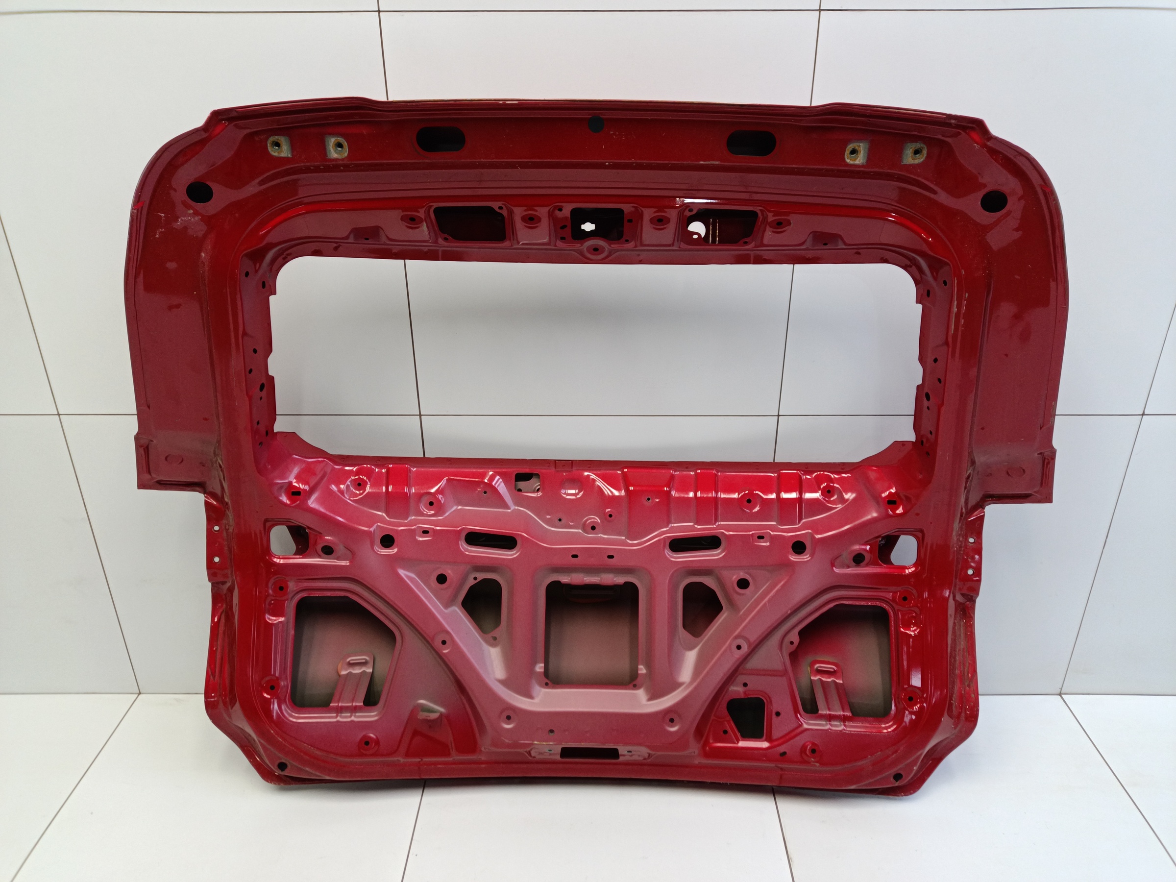 Крышка багажника Chery Tiggo 8