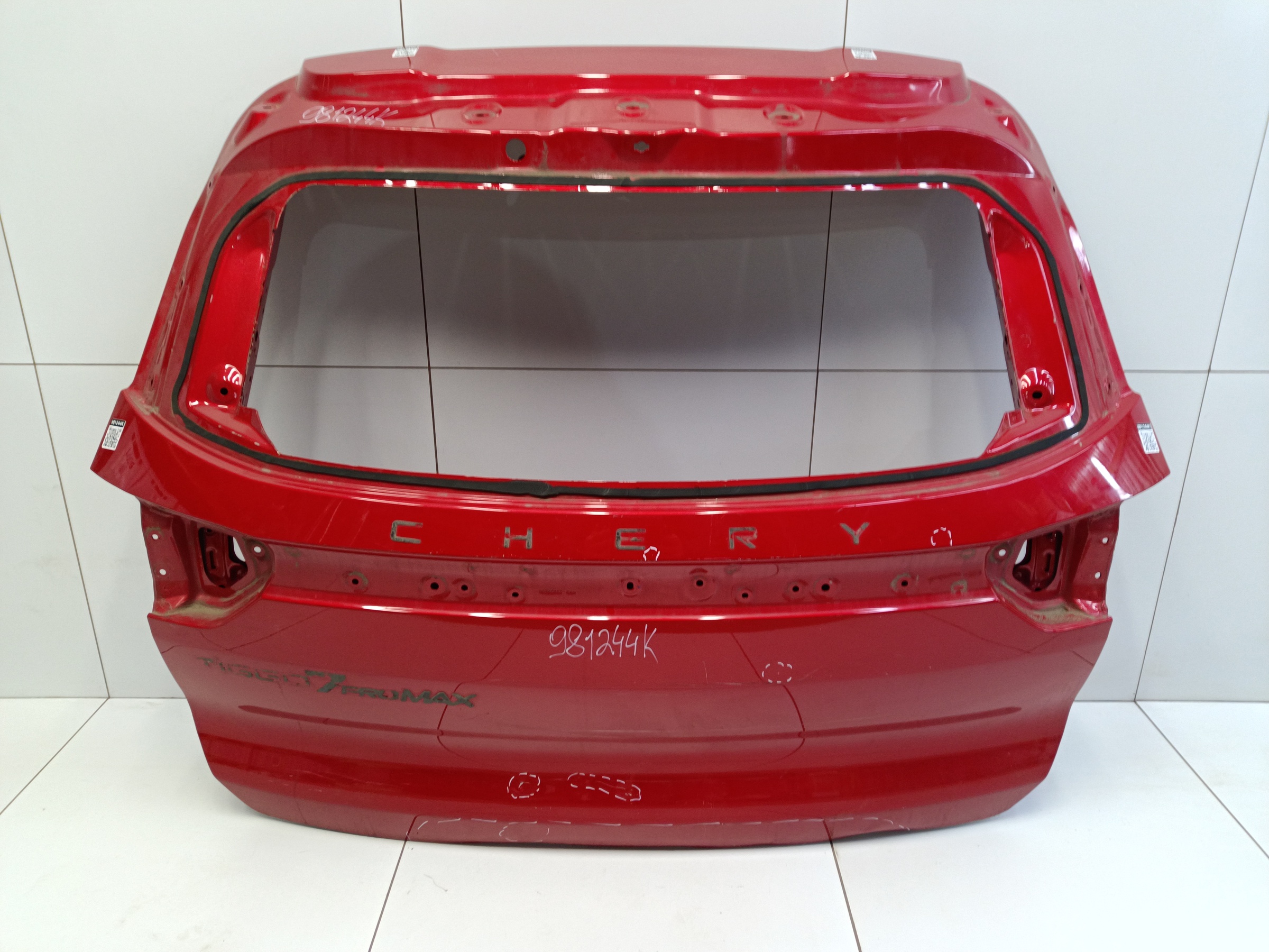 Крышка багажника Chery Tiggo 8