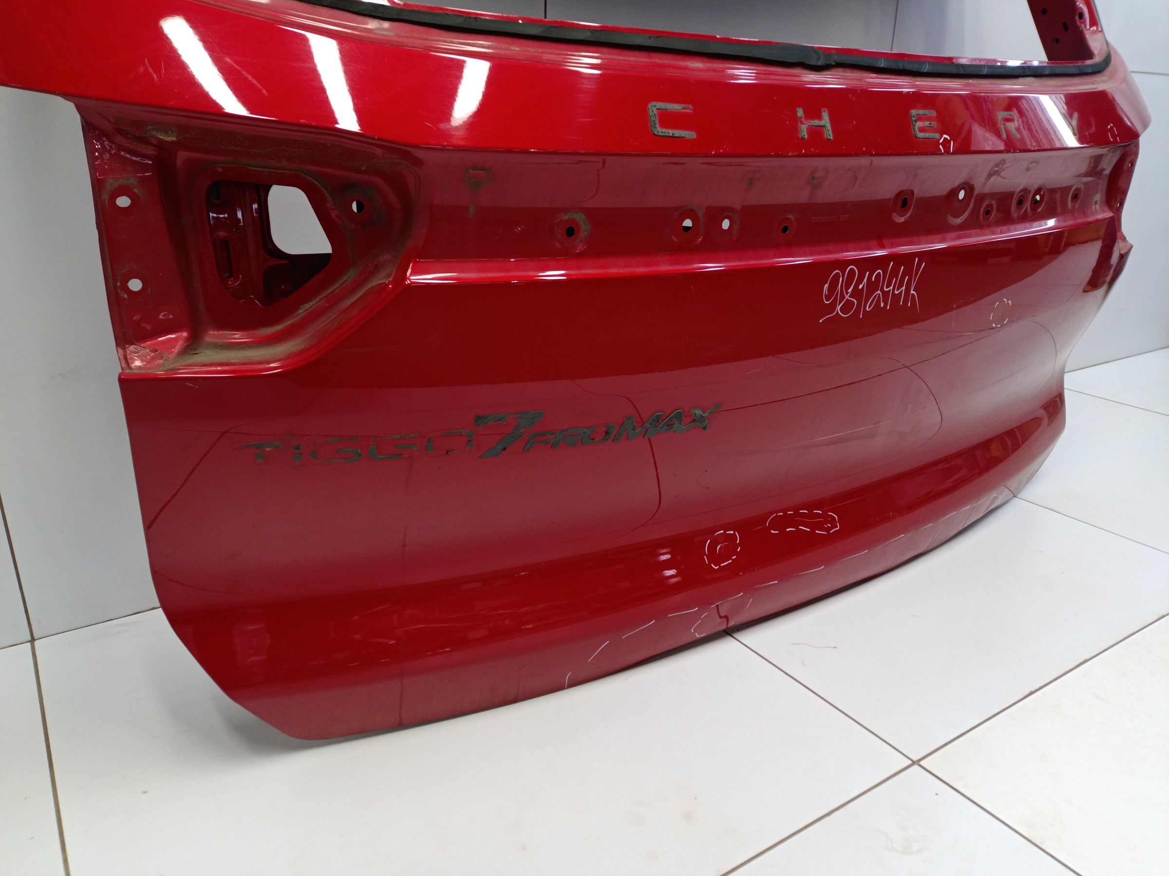 Крышка багажника Chery Tiggo 8