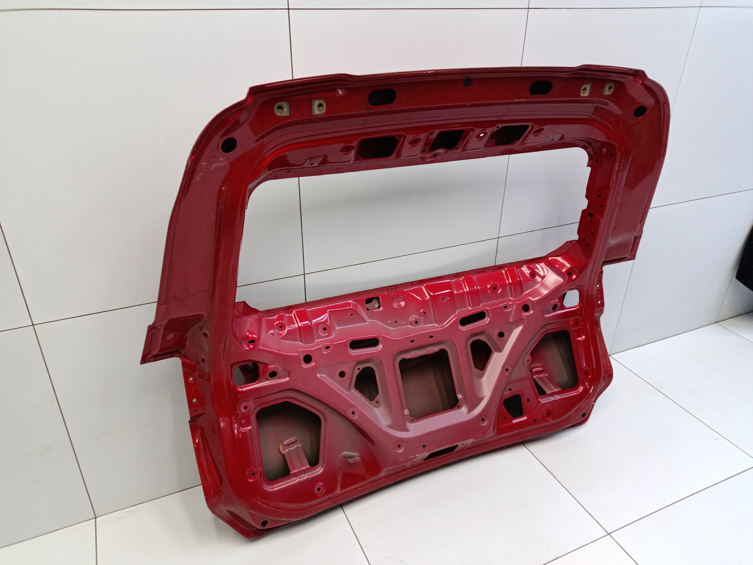 Крышка багажника Chery Tiggo 8