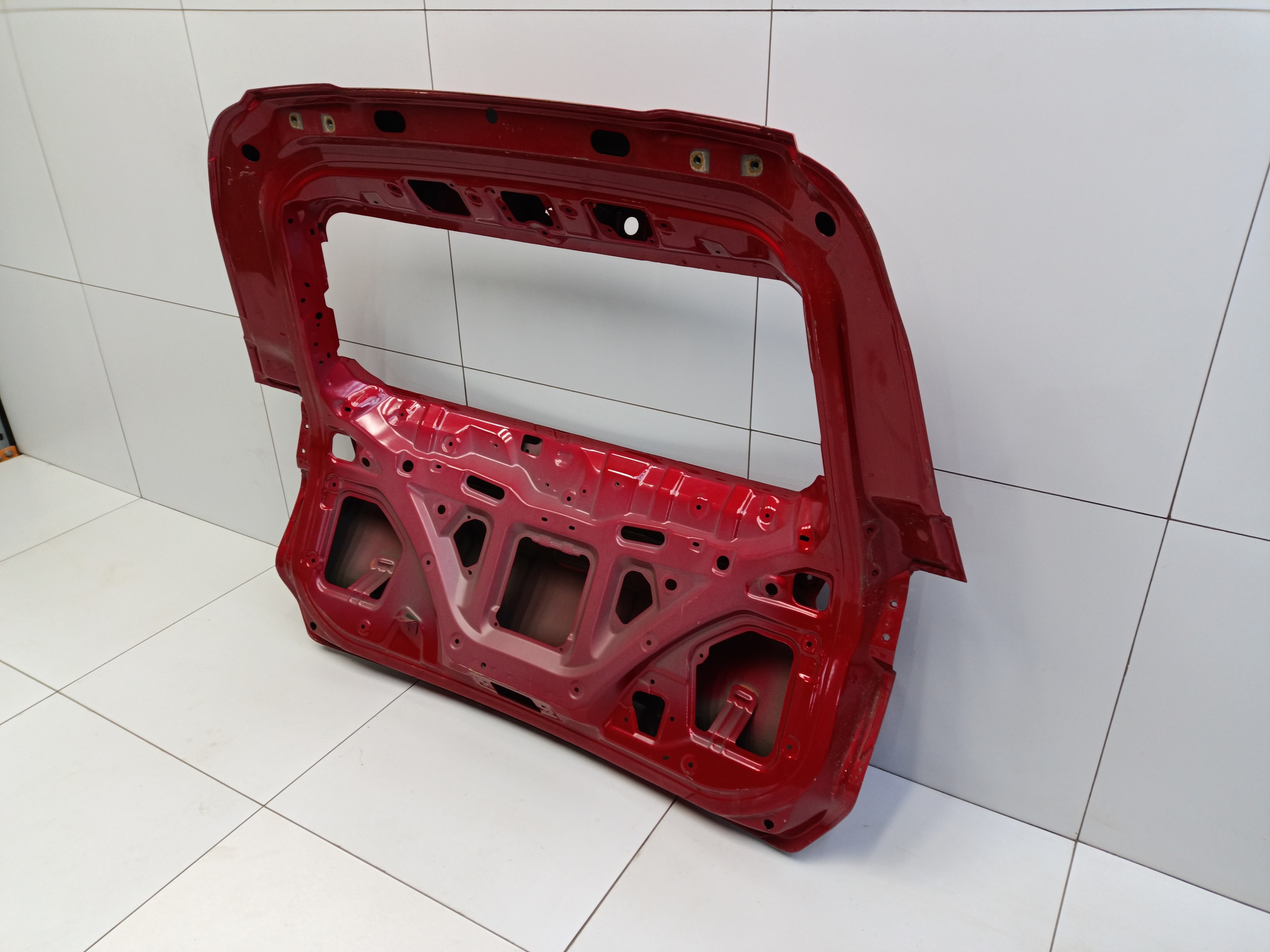 Крышка багажника Chery Tiggo 8