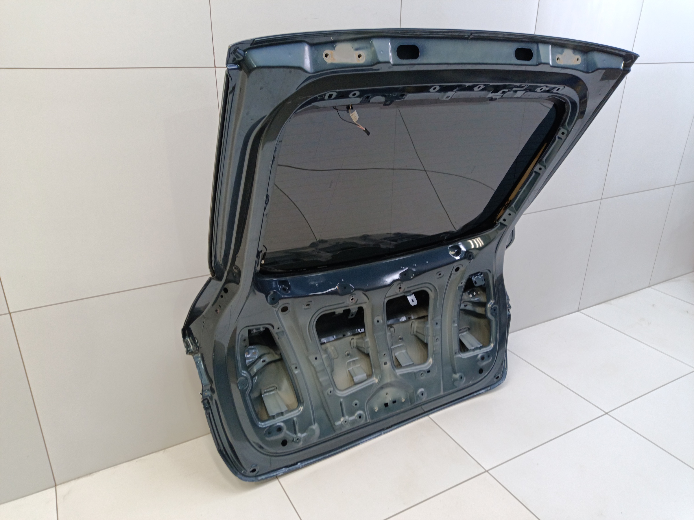 Крышка багажника Geely Tugella