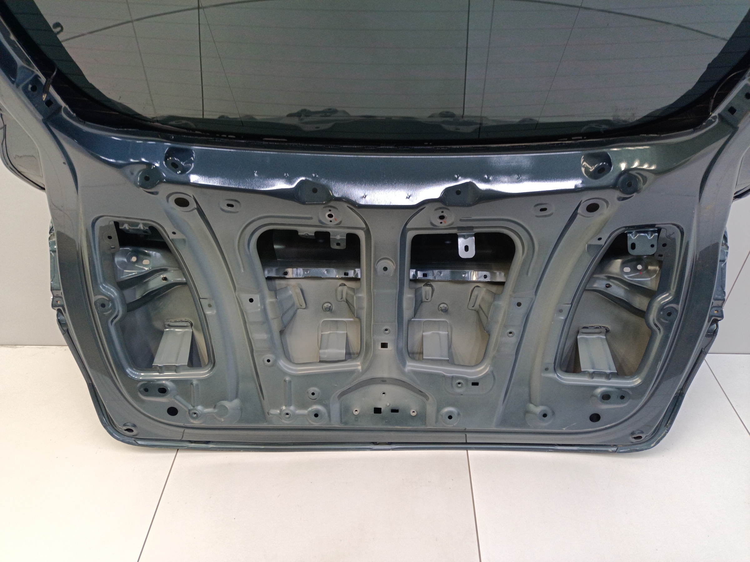 Крышка багажника Geely Tugella