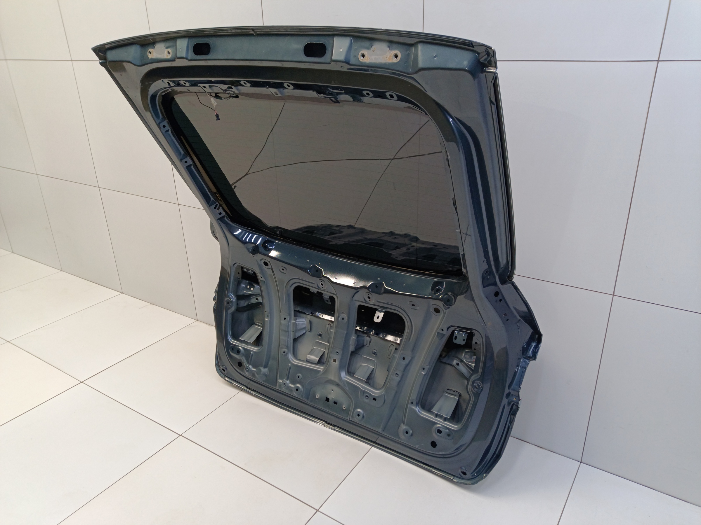 Крышка багажника Geely Tugella