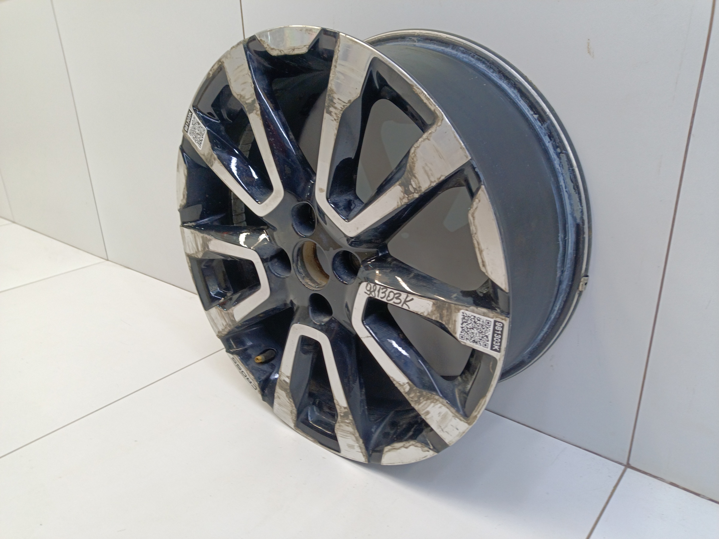 Диск колеса литой Lada Vesta Cross R17