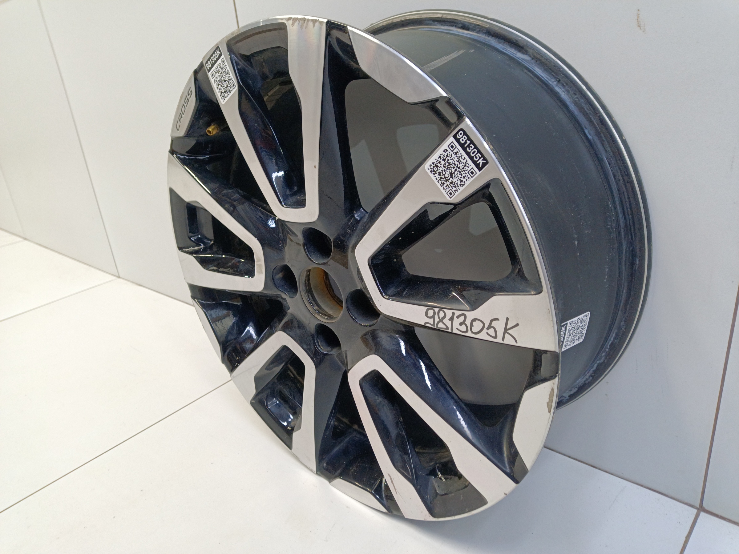Диск колеса литой Lada Vesta Cross R17