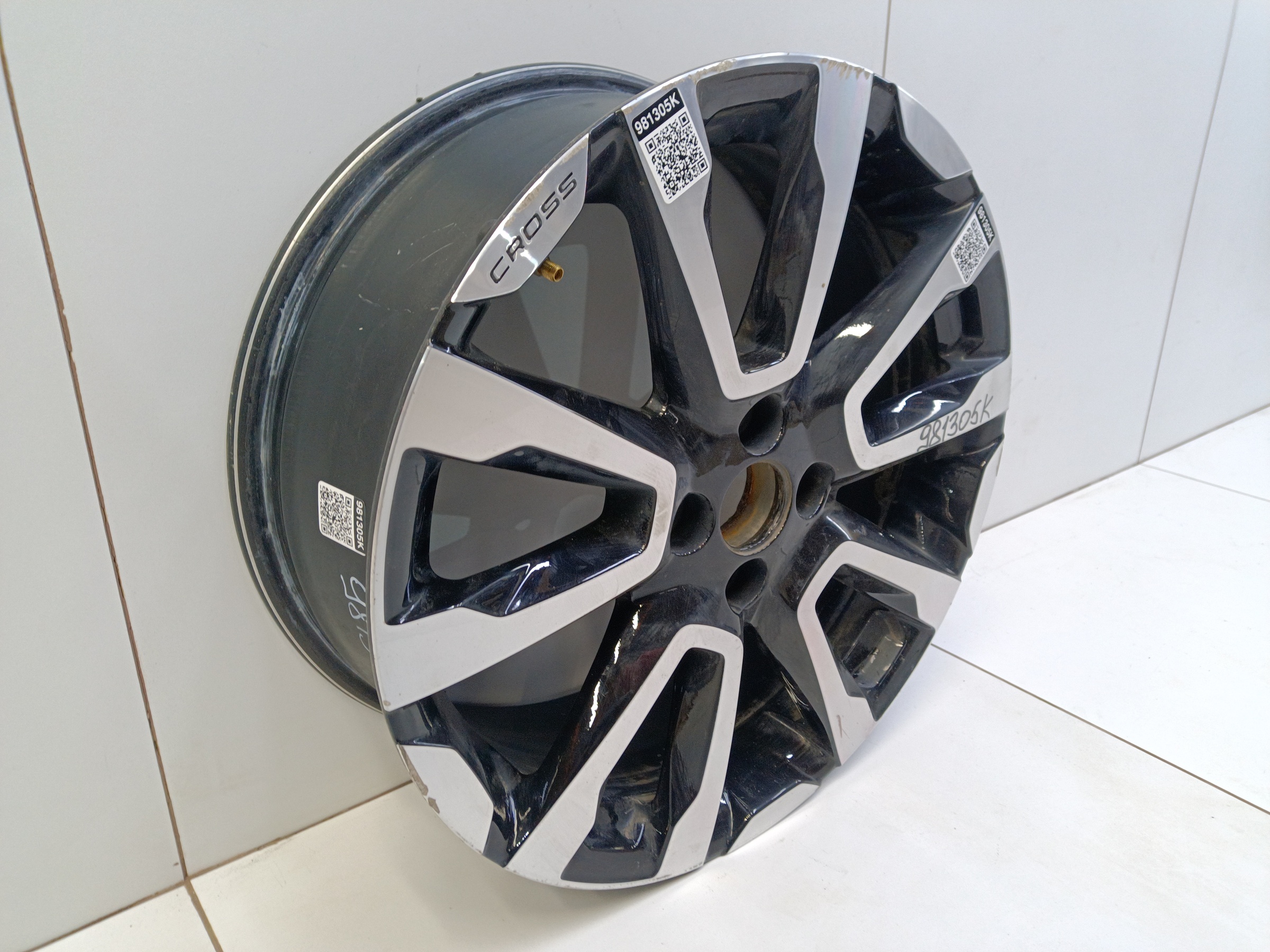Диск колеса литой Lada Vesta Cross R17