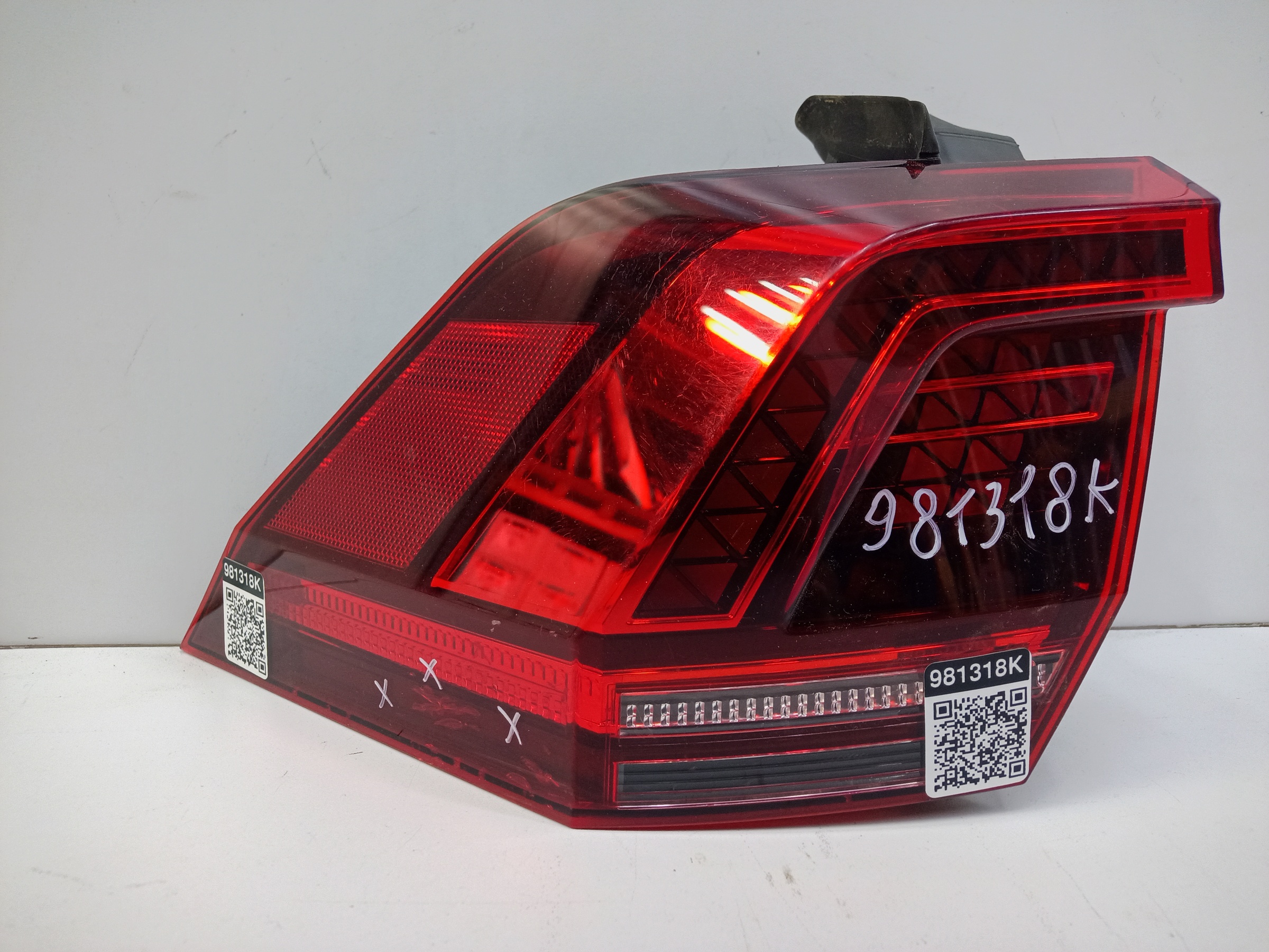 Фонарь задний левый наружный Volkswagen Tiguan 2 LED