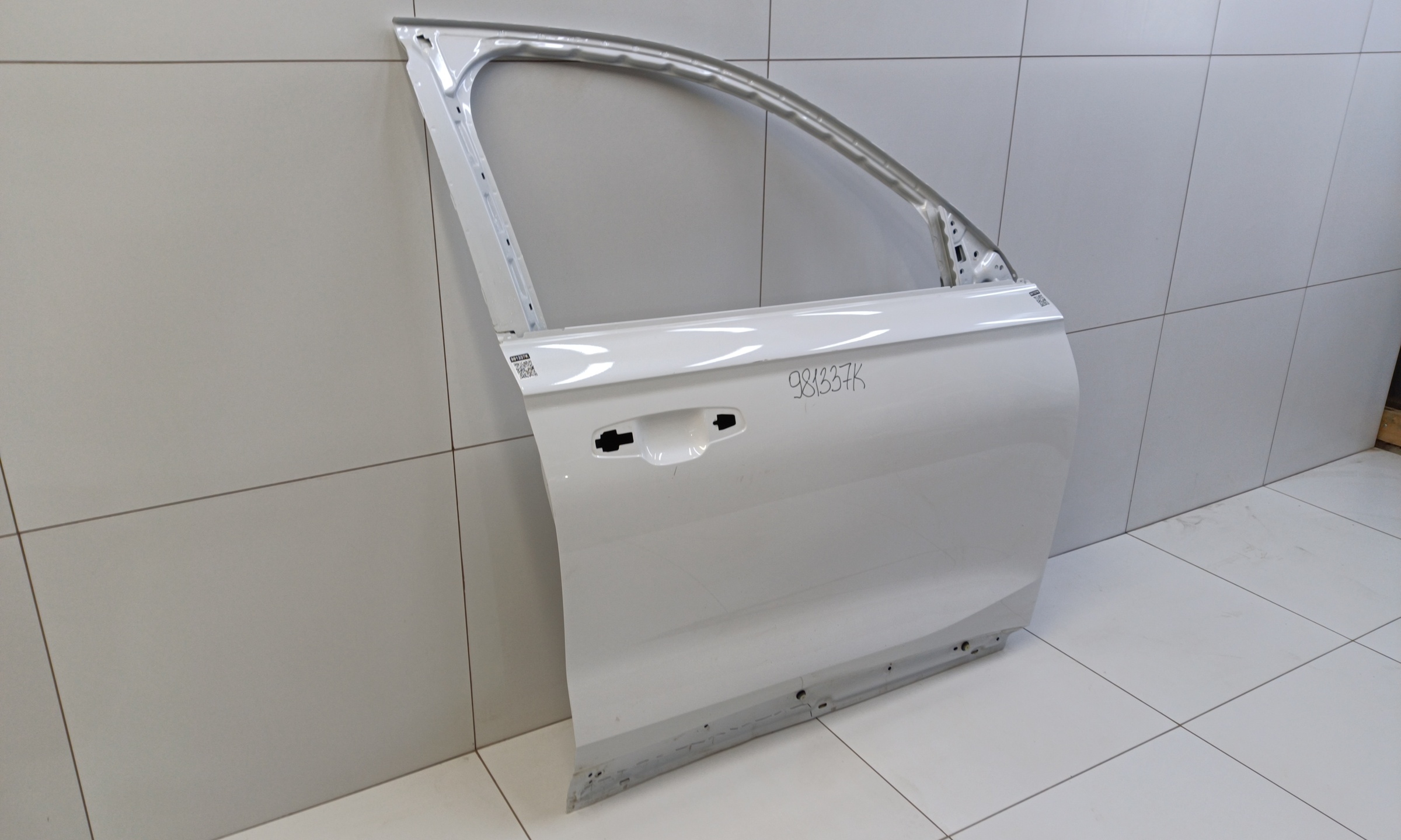 Дверь передняя правая Geely Monjaro