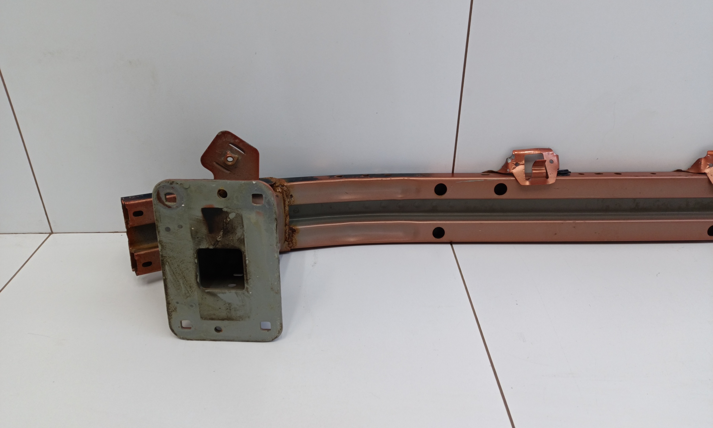 Усилитель переднего бампера Haval Dargo