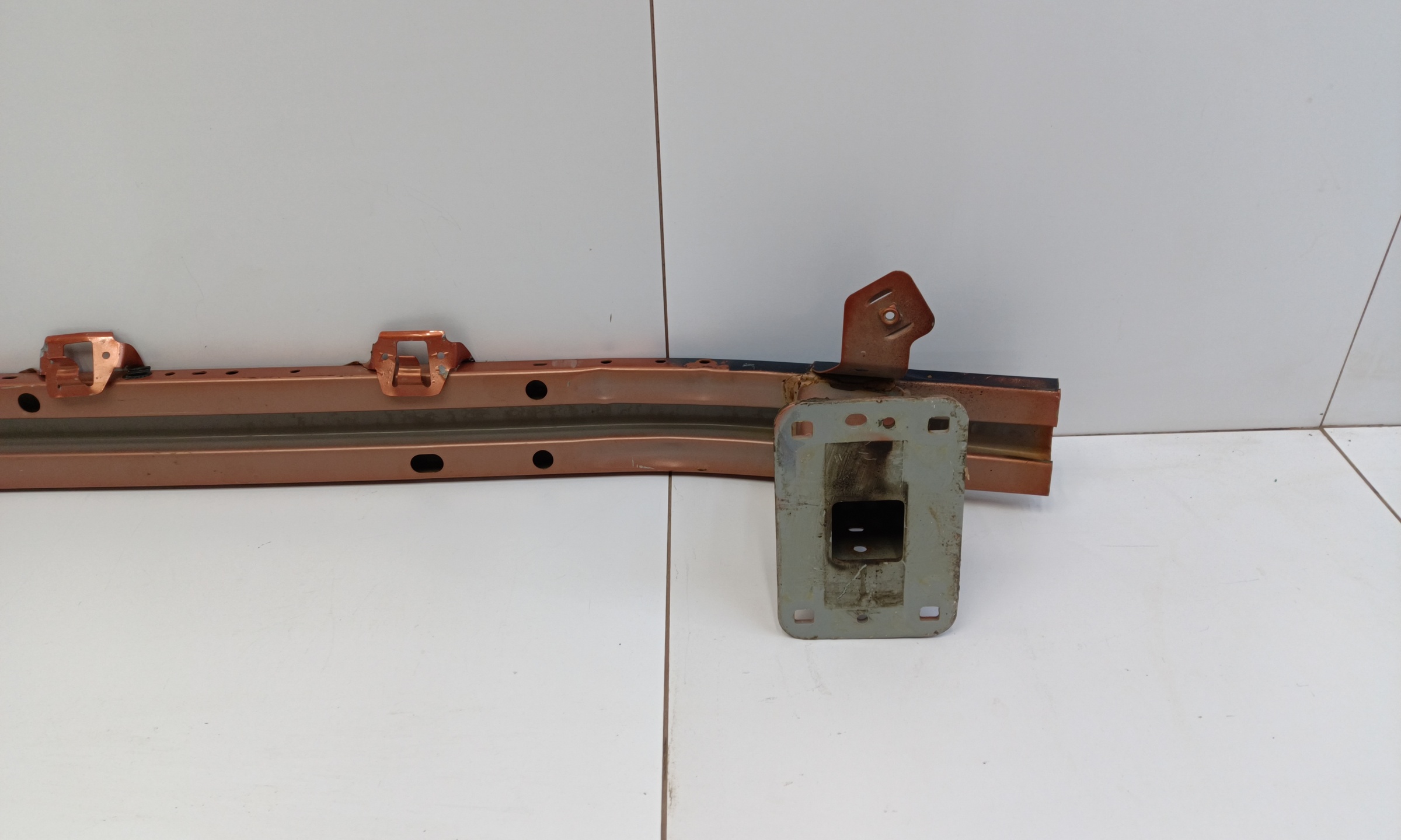 Усилитель переднего бампера Haval Dargo