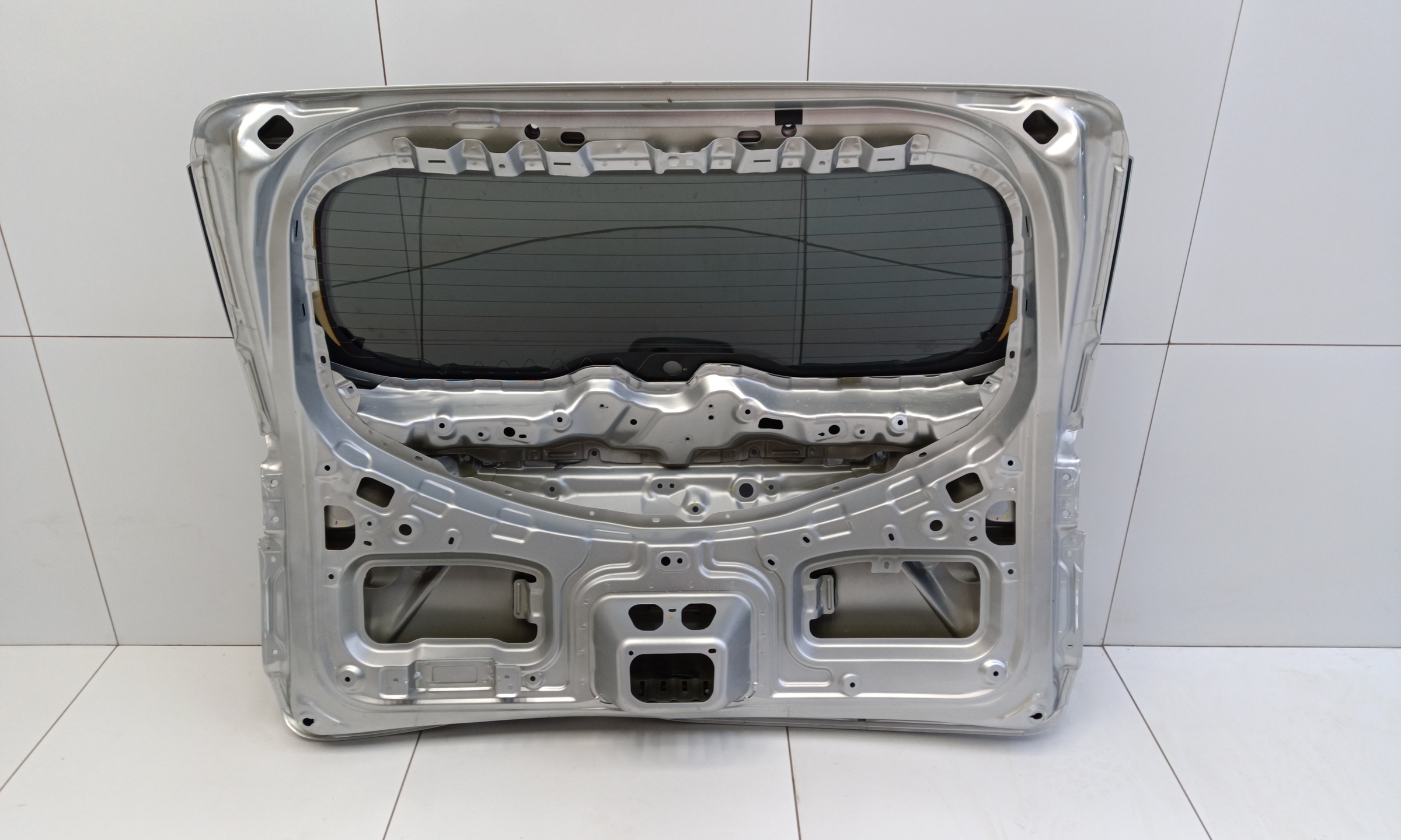Стекло крышки багажника Haval M6 2