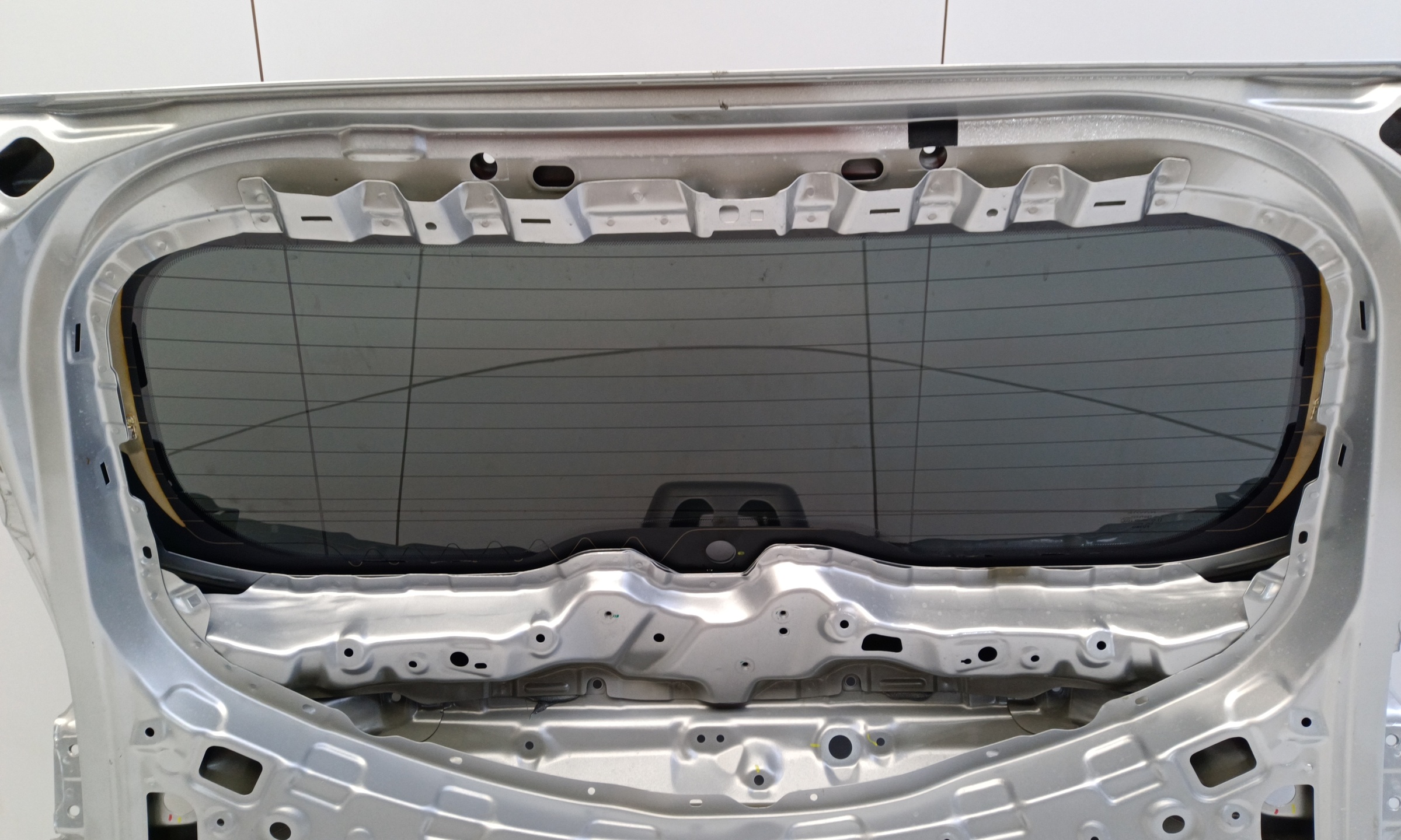 Стекло крышки багажника Haval M6 2