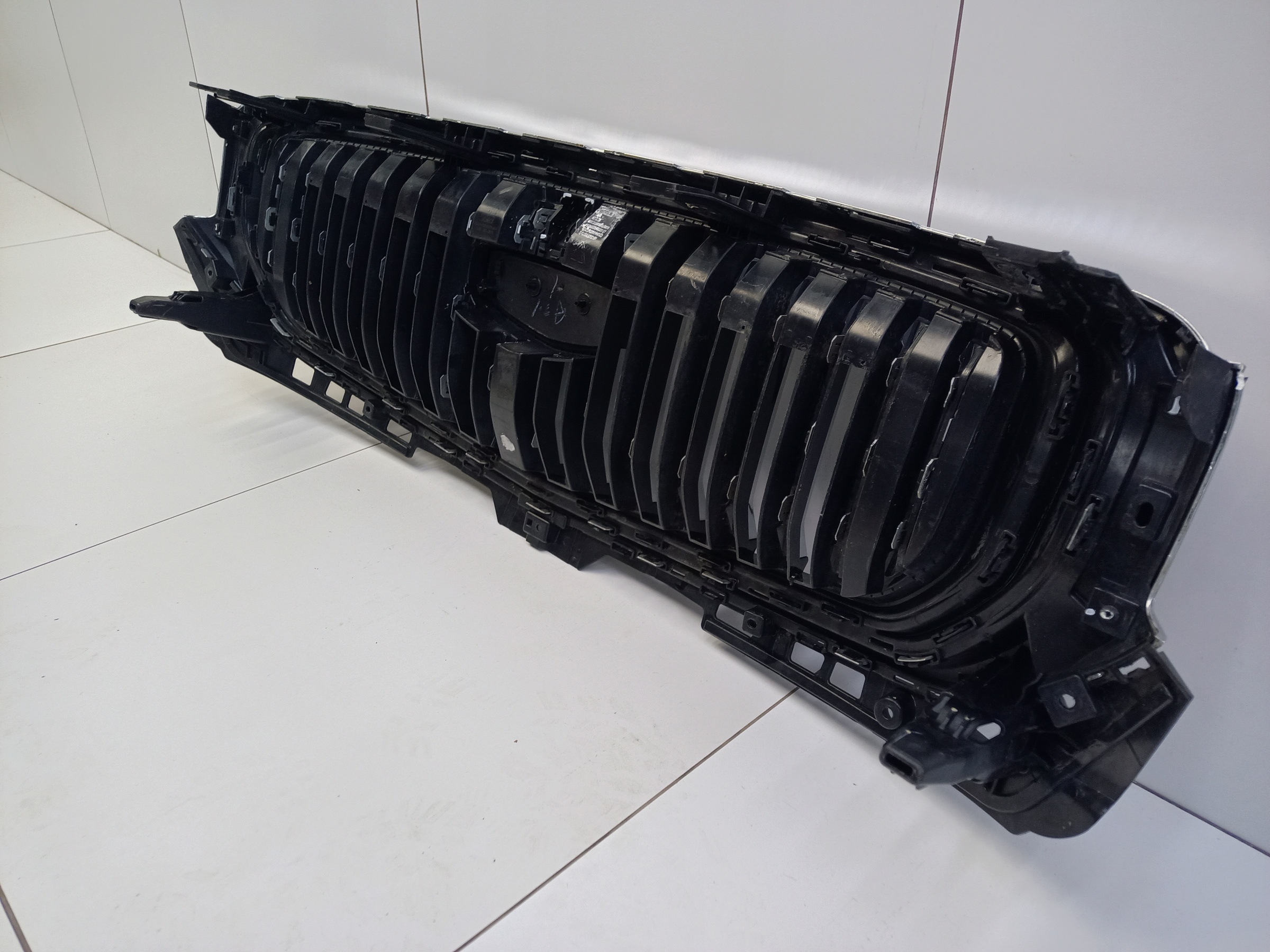 Решетка радиатора Geely Monjaro