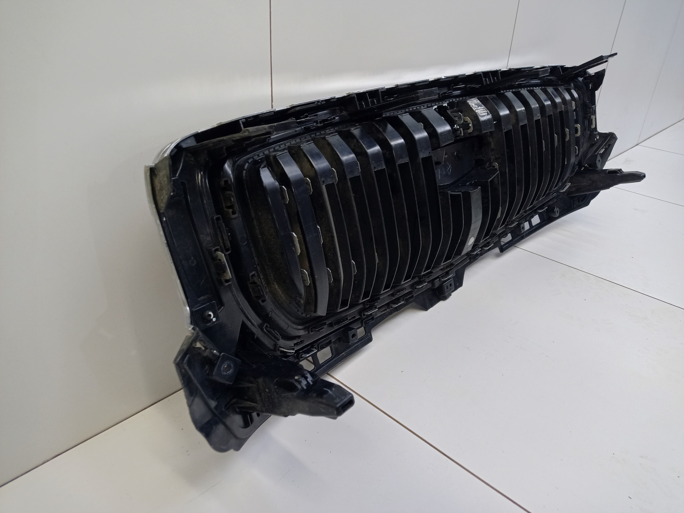 Решетка радиатора Geely Monjaro