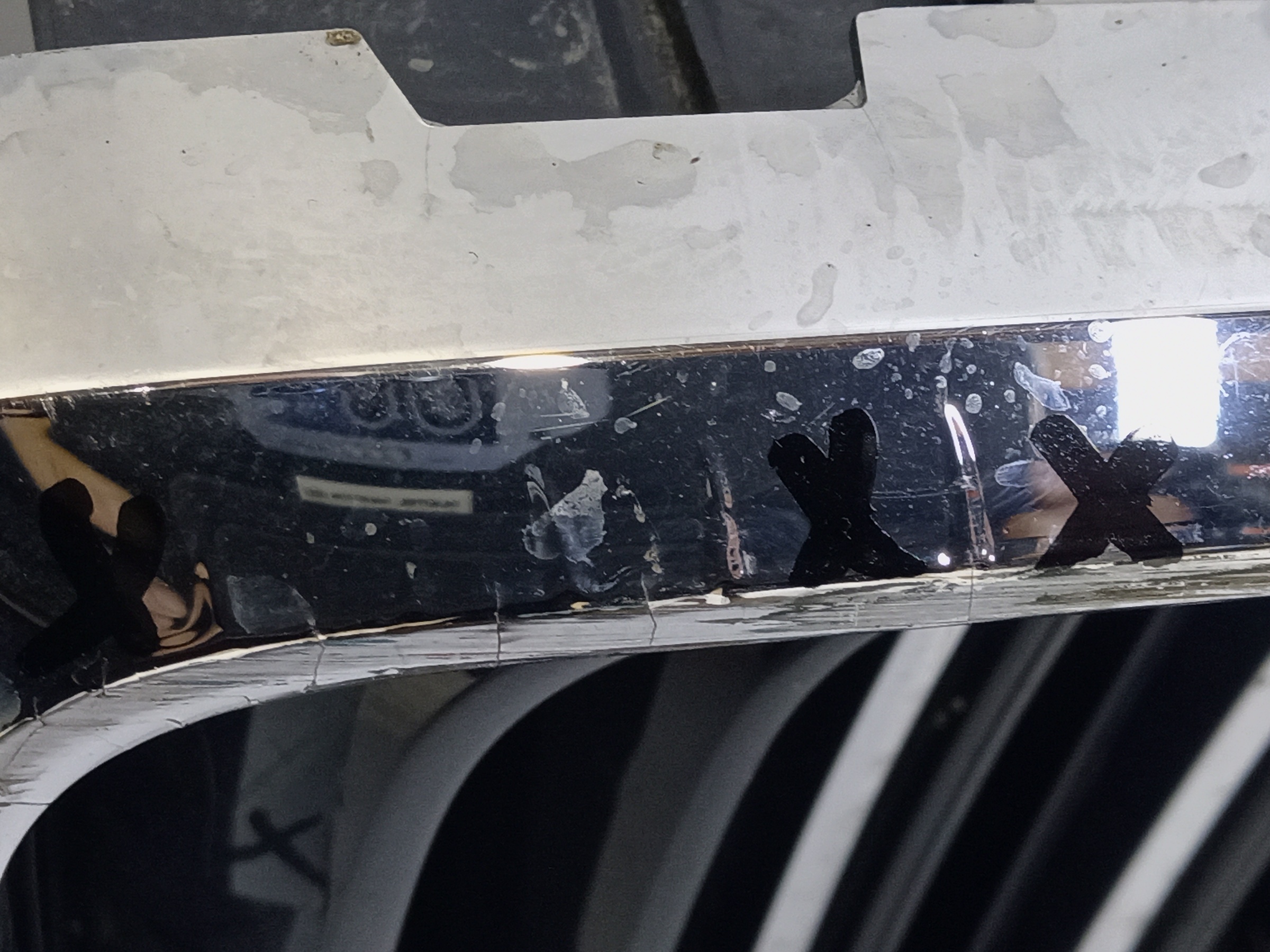 Решетка радиатора Geely Monjaro