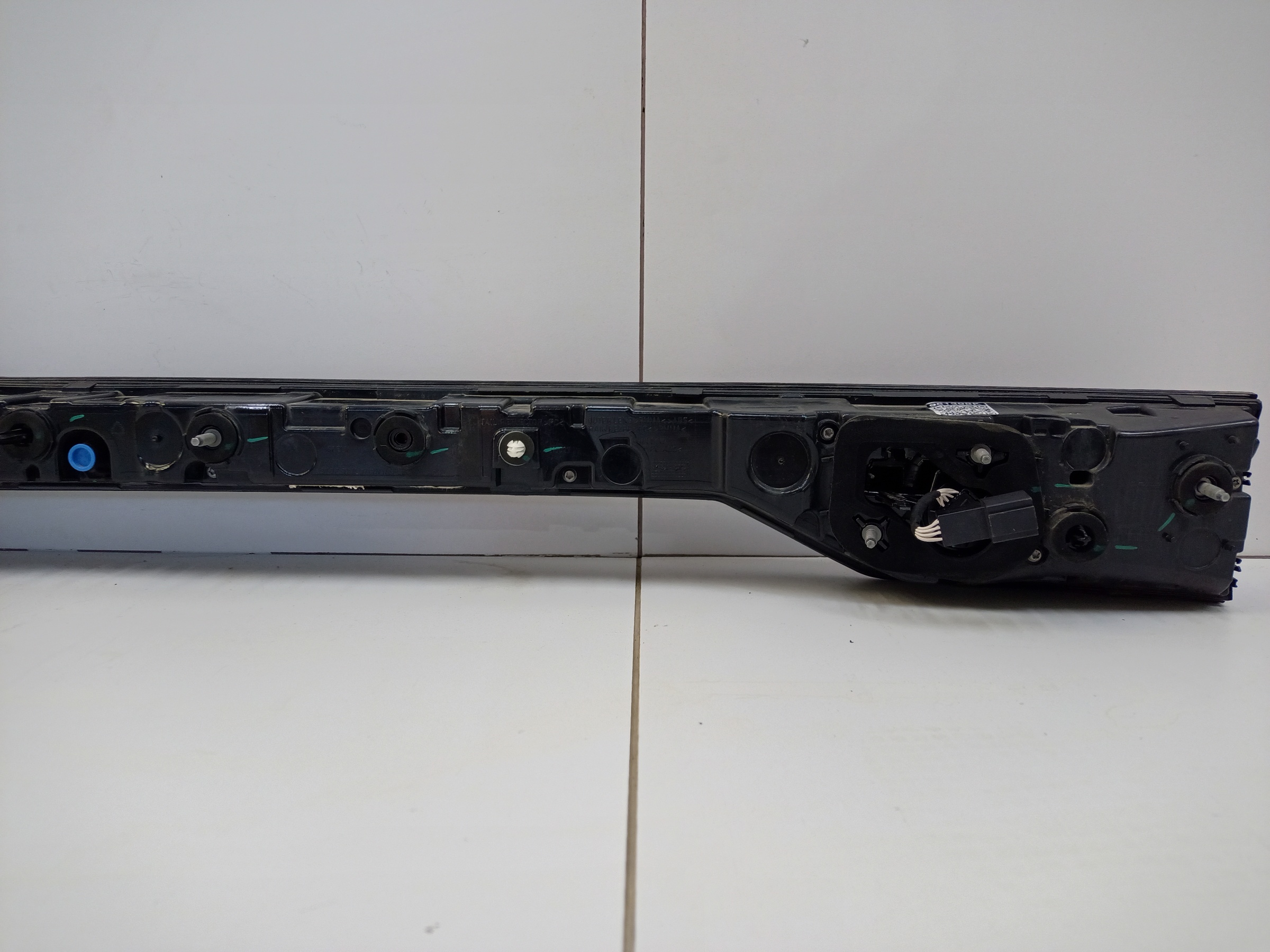 Фонарь крышки багажника Geely Monjaro LED