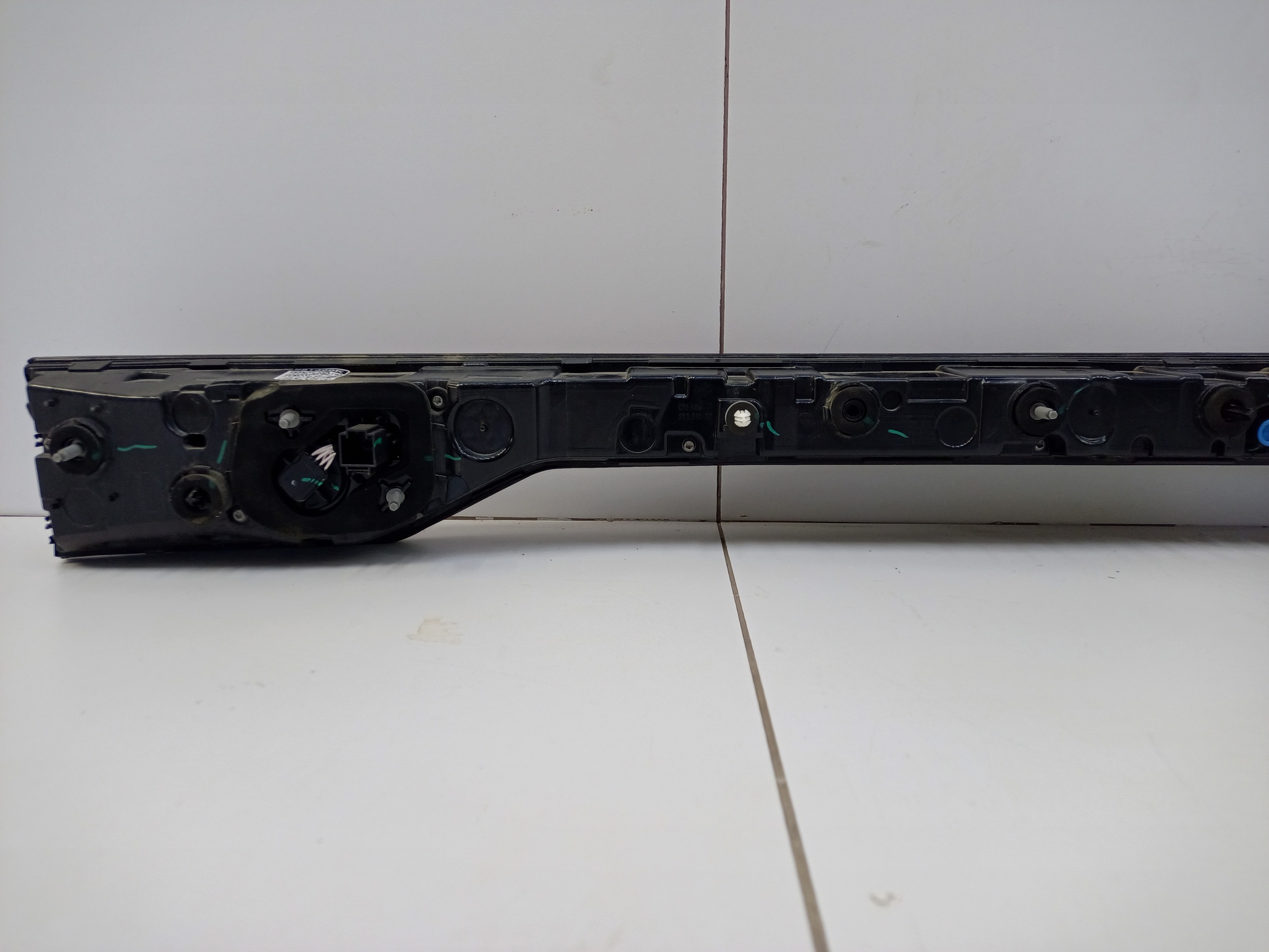 Фонарь крышки багажника Geely Monjaro LED