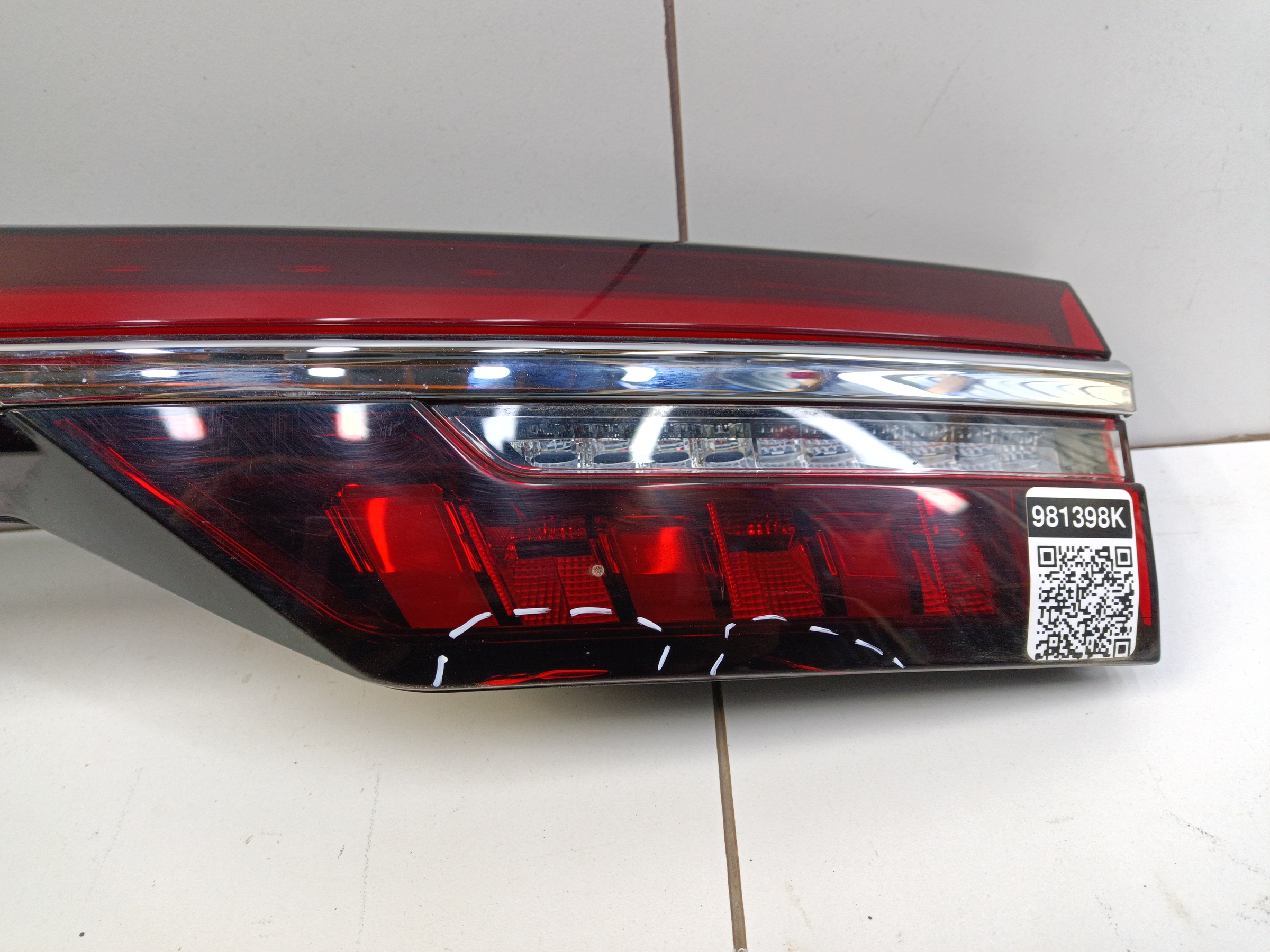 Фонарь крышки багажника Geely Monjaro LED