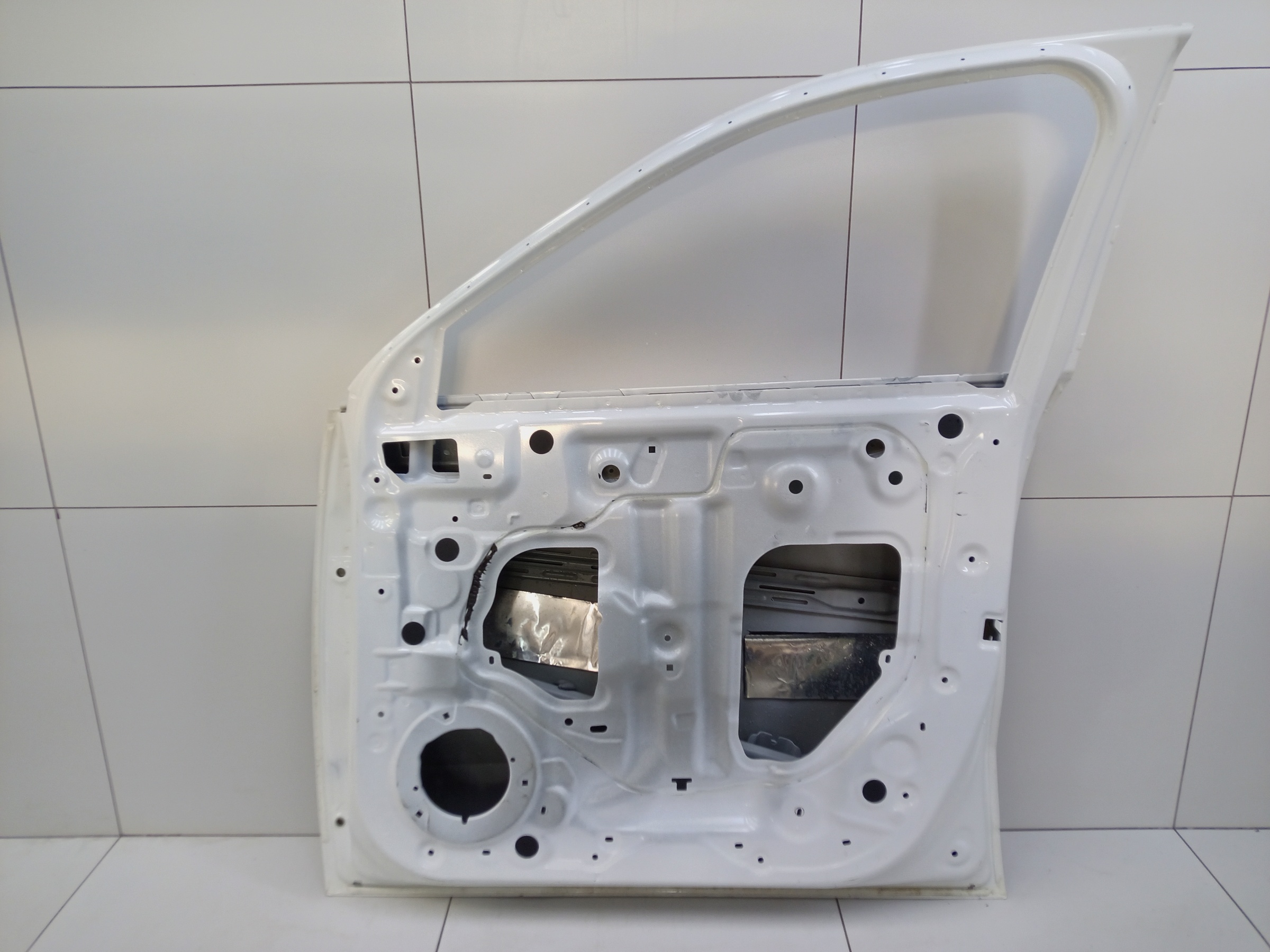 Дверь передняя правая Haval Jolion без молдинга