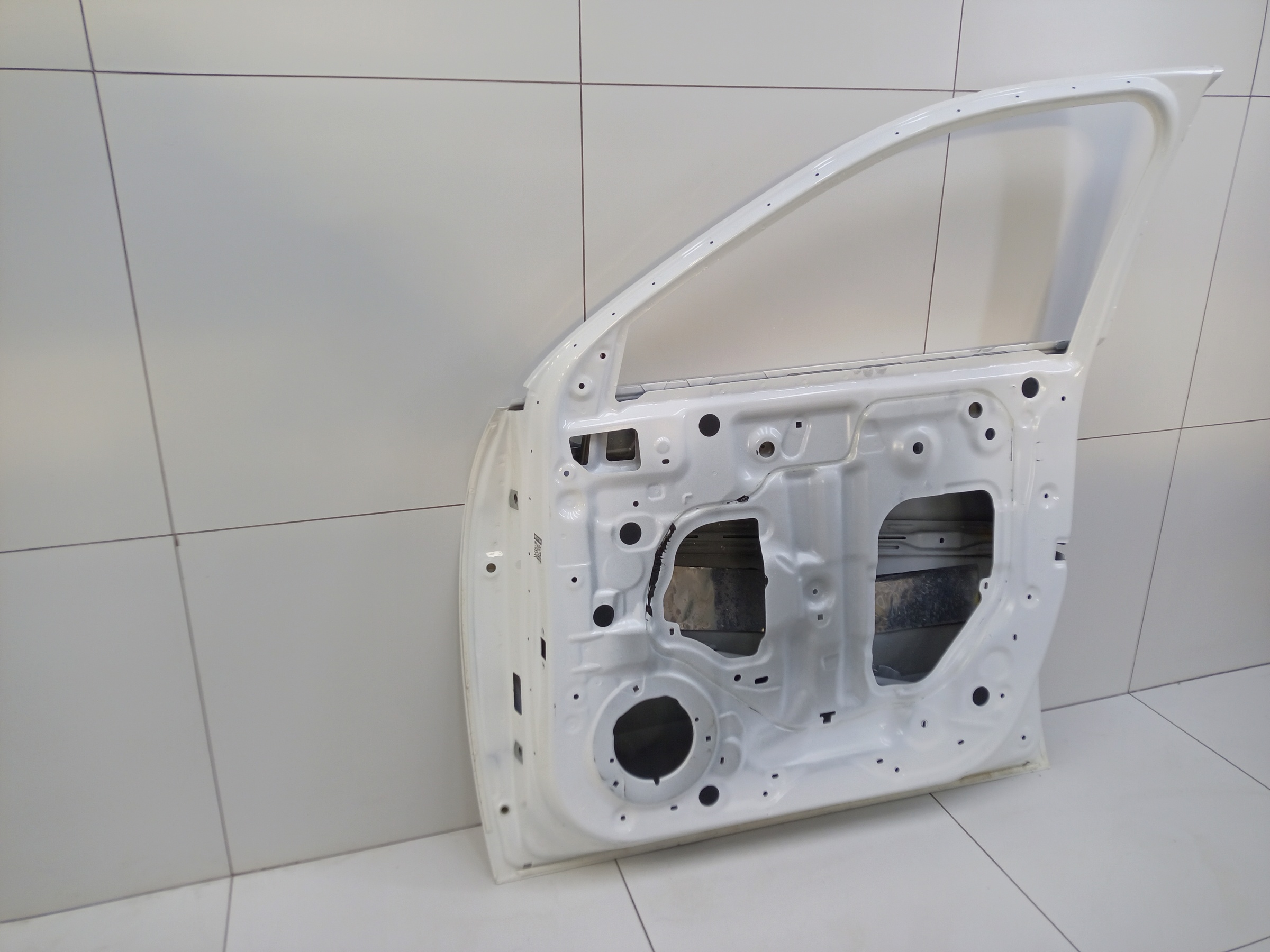 Дверь передняя правая Haval Jolion без молдинга