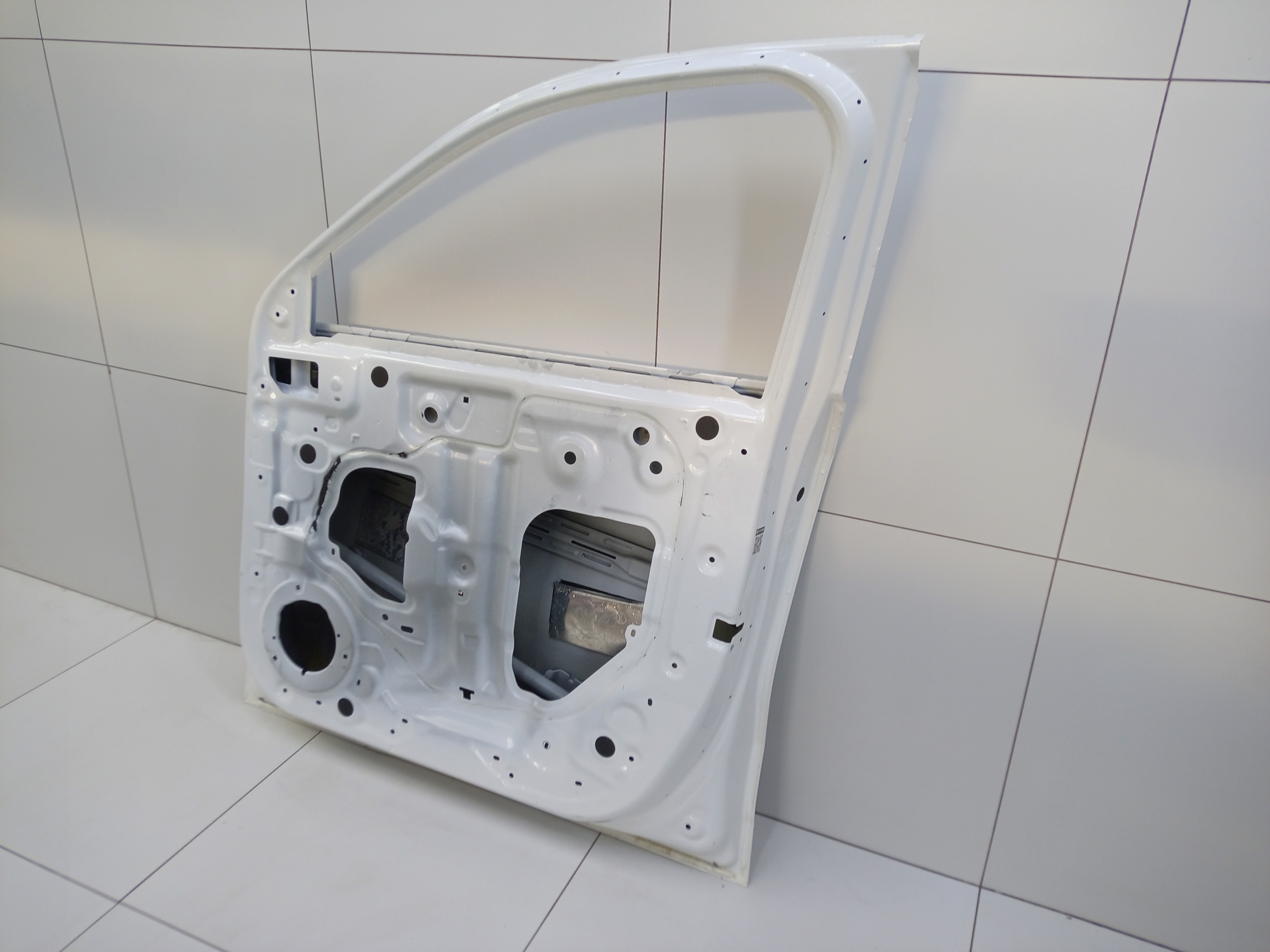 Дверь передняя правая Haval Jolion без молдинга