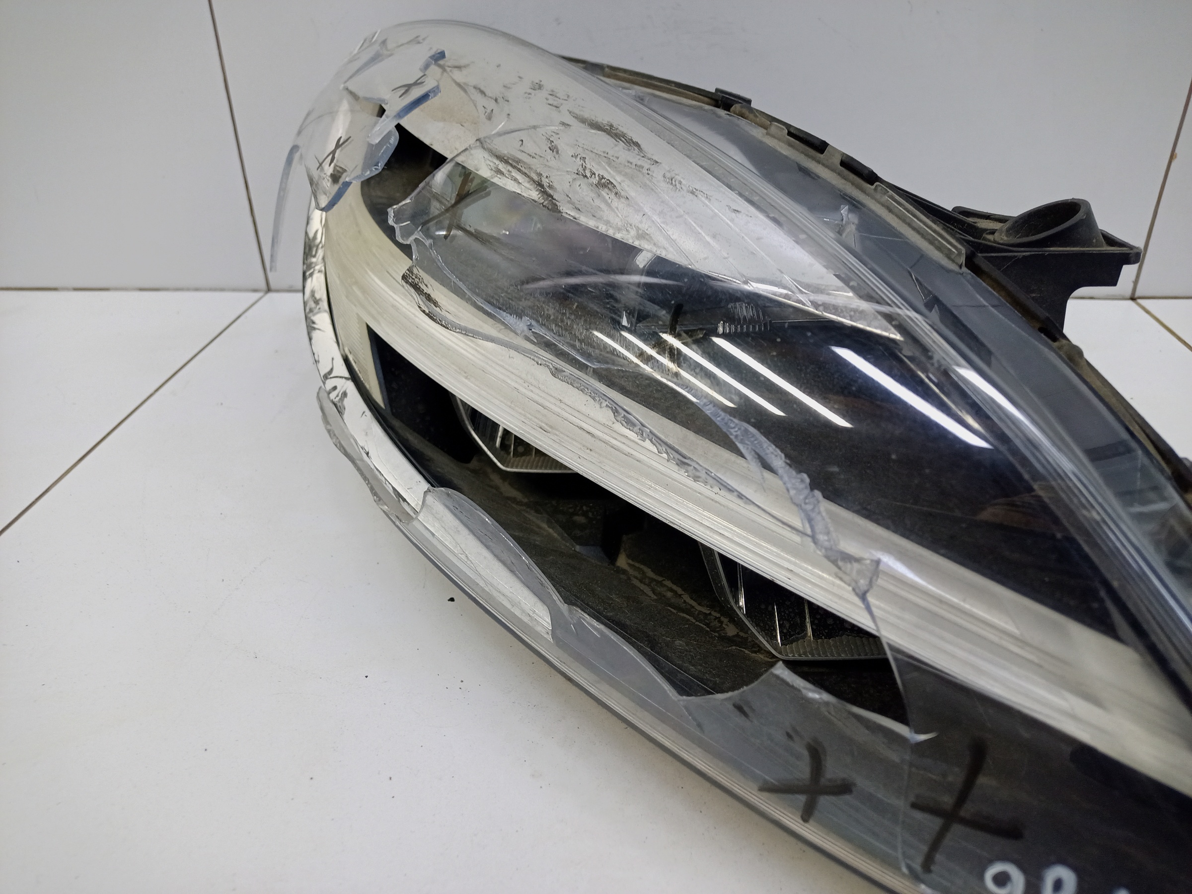 Фара передняя правая Volvo V40 Cross Country Restail FullLED