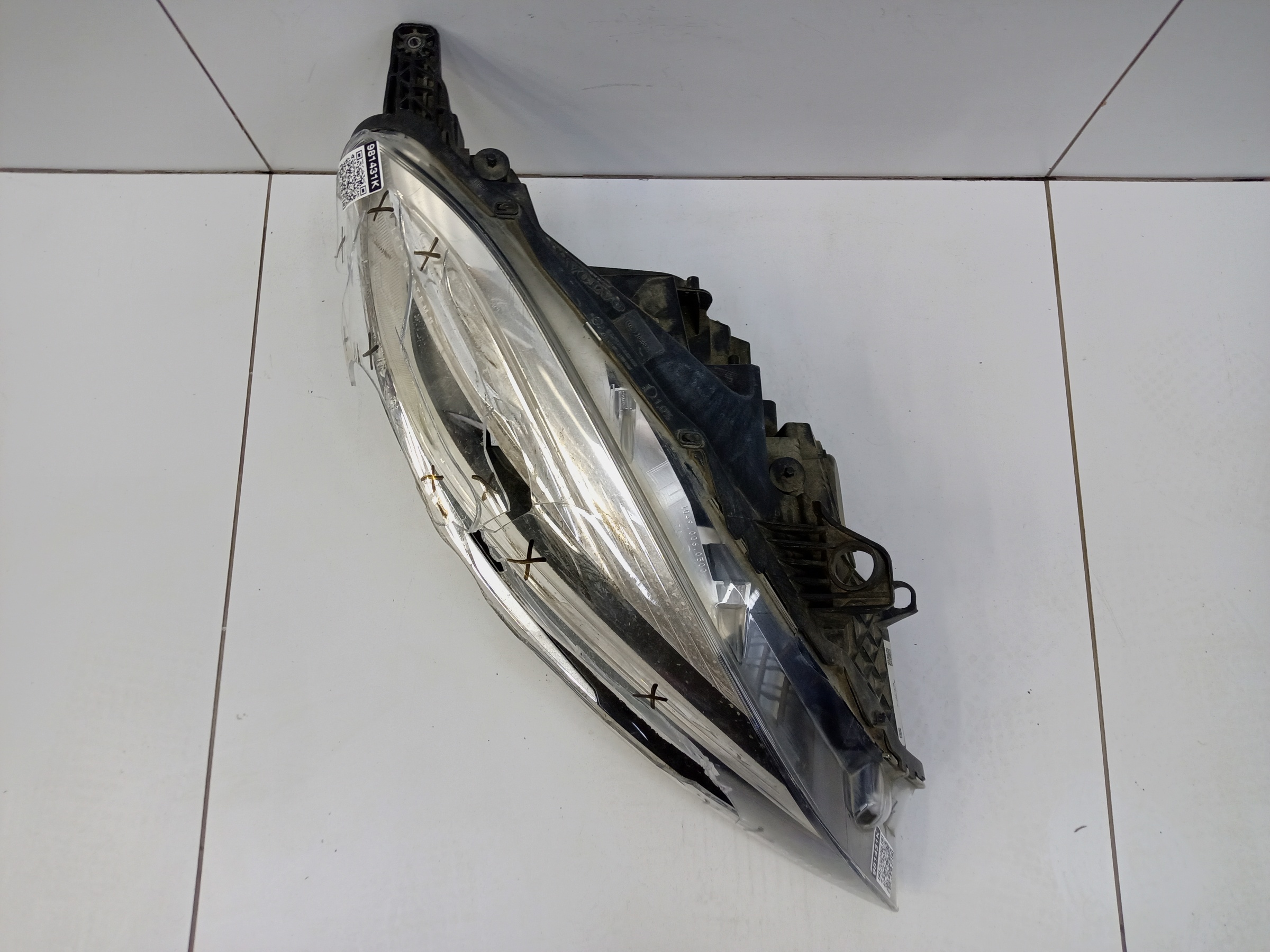 Фара передняя правая Volvo V40 Cross Country Restail FullLED