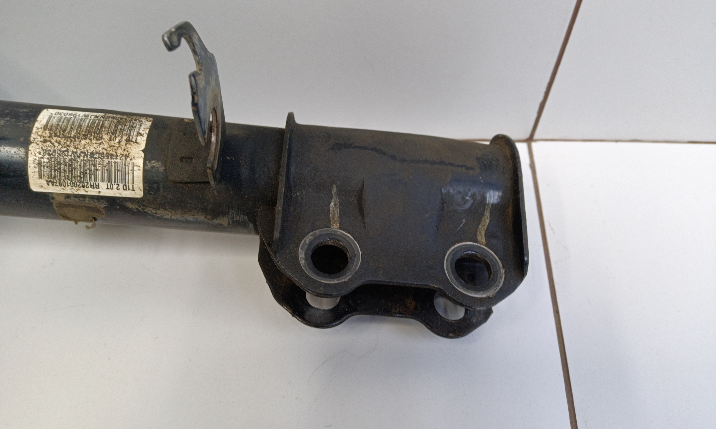 Амортизатор передней подвески правый Chery Tiggo 8 Pro Max