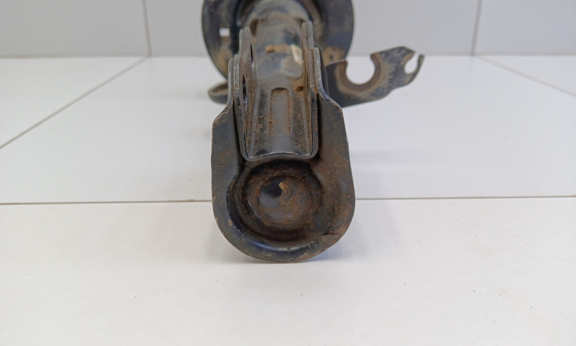 Амортизатор передней подвески правый Chery Tiggo 8 Pro Max