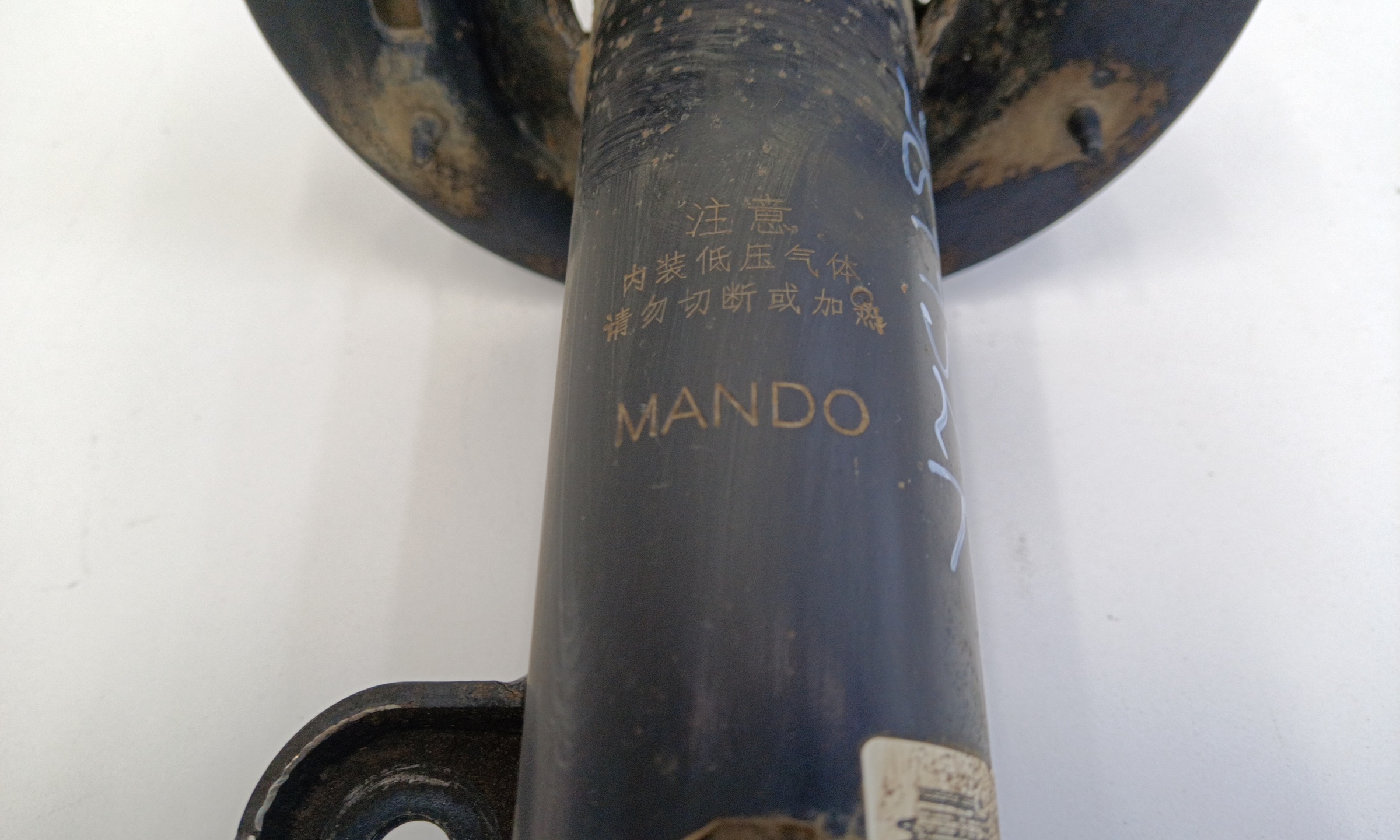 Амортизатор передней подвески правый Chery Tiggo 8 Pro Max