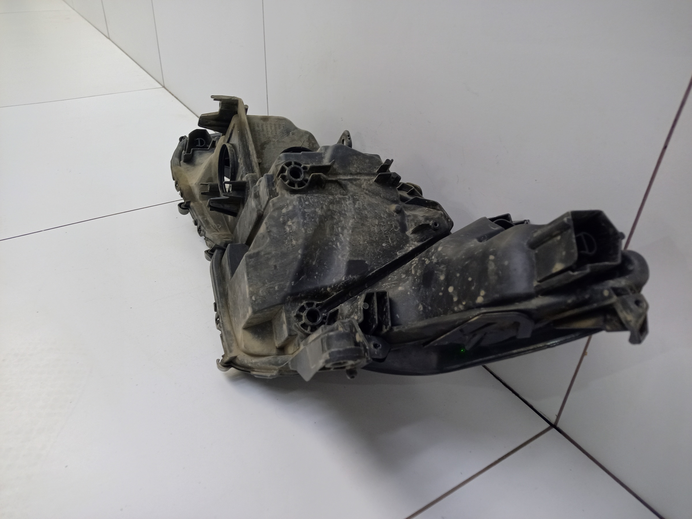 Корпус фары передней правой Toyota Camry V70