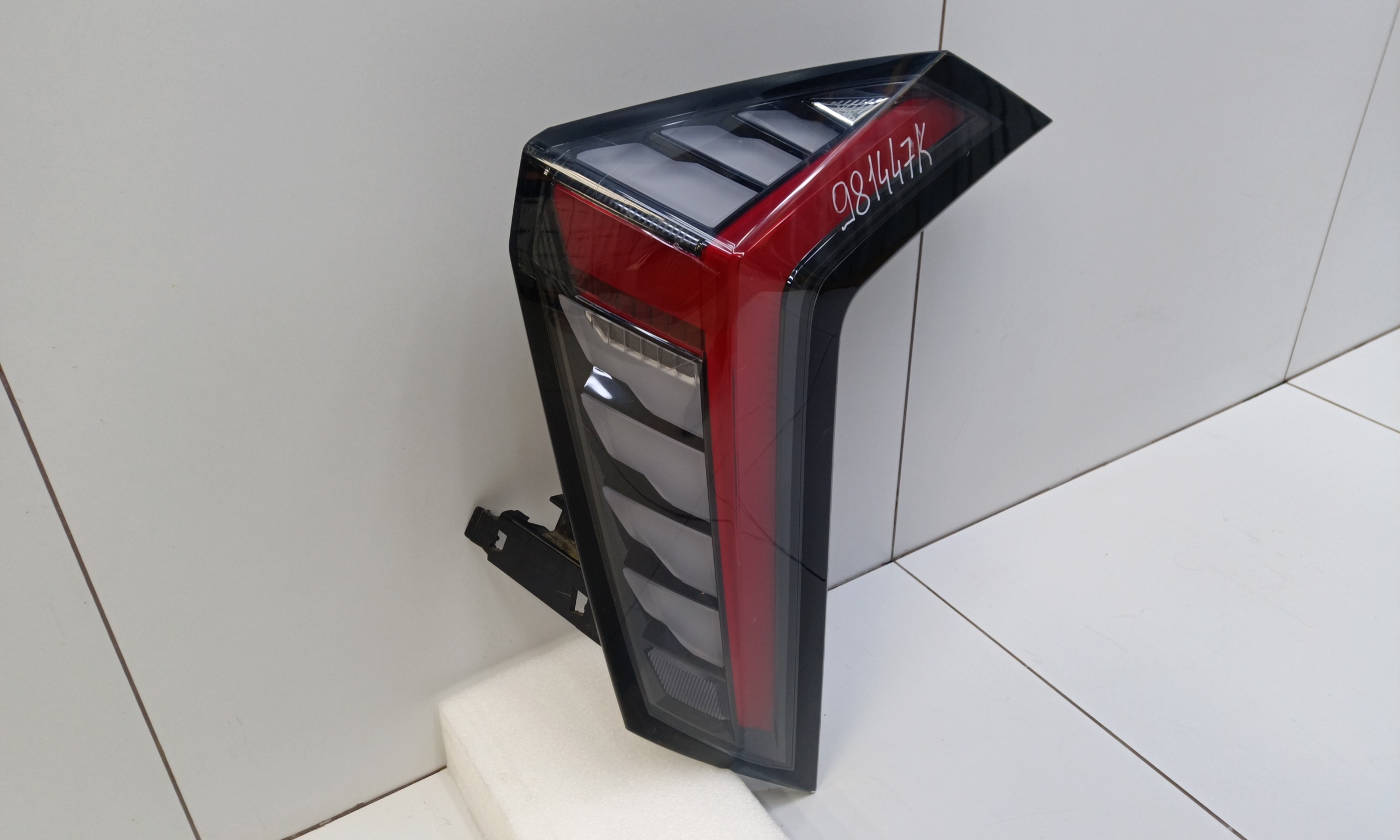 Фонарь задний правый Geely Atlas 2 LED