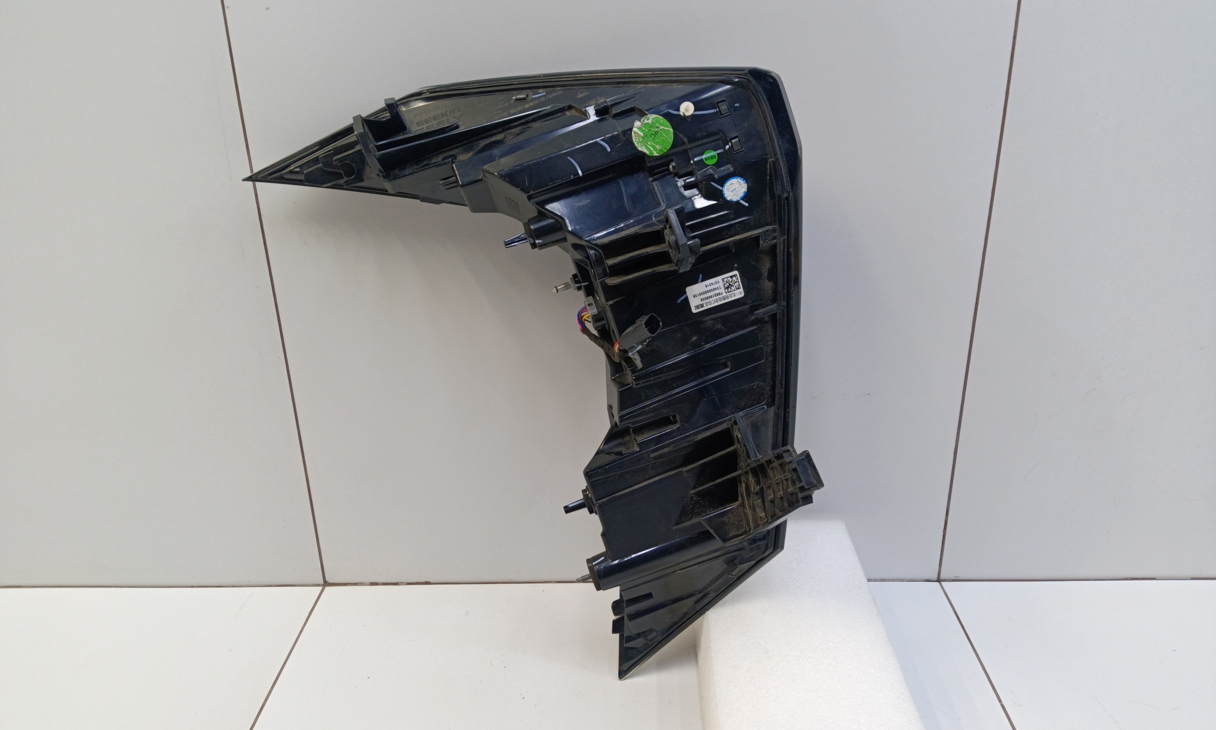 Фонарь задний правый Geely Atlas 2 LED