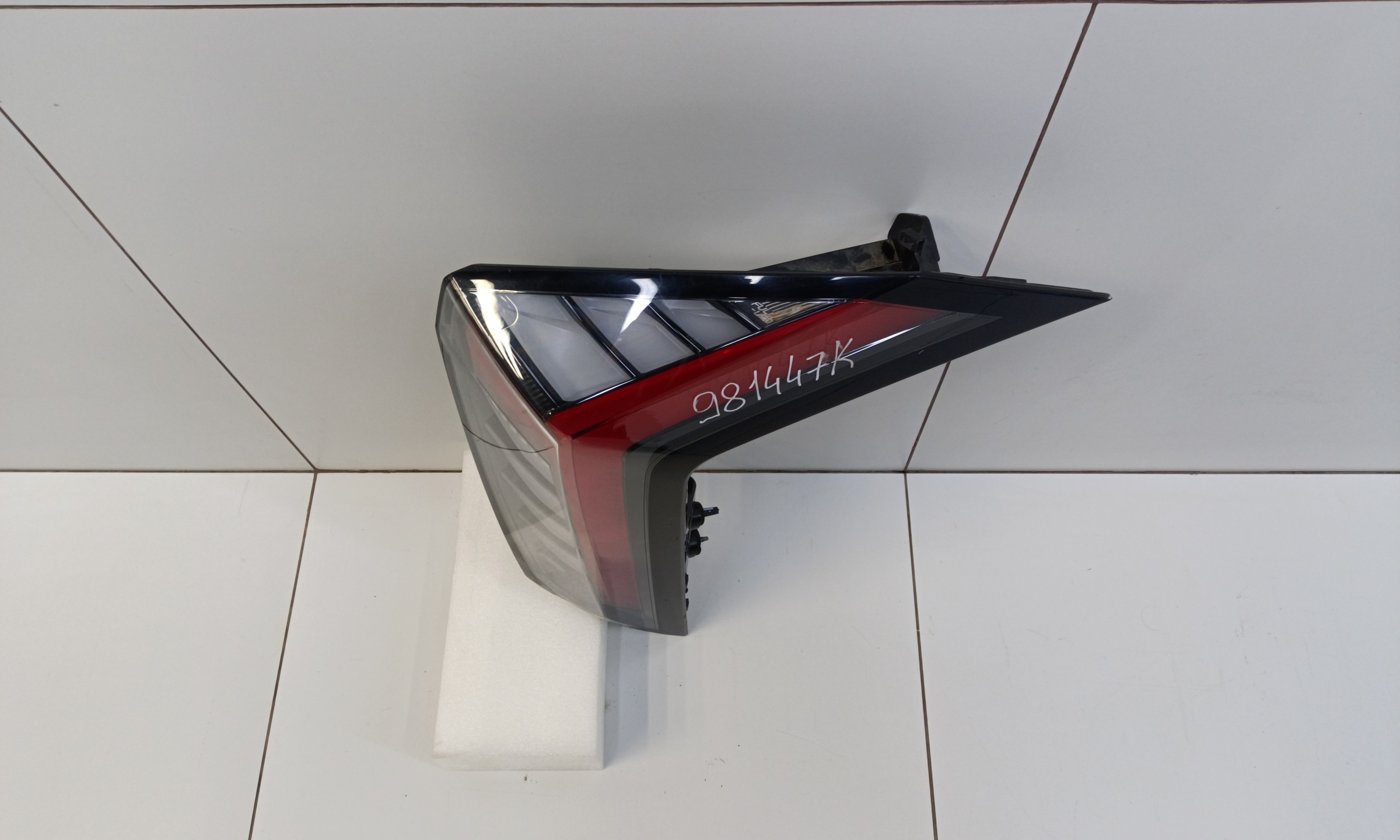 Фонарь задний правый Geely Atlas 2 LED