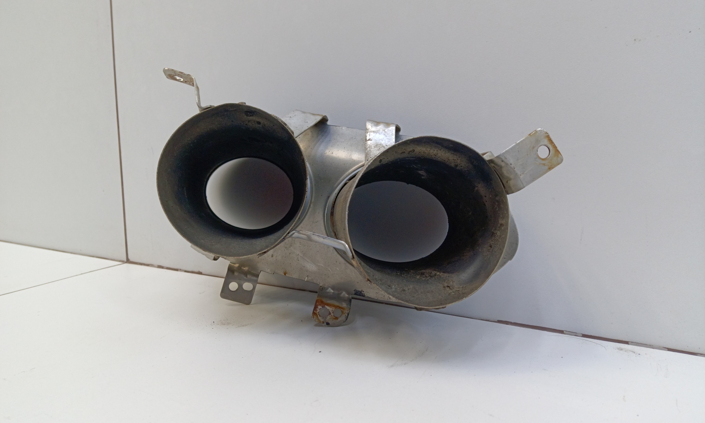 Насадка глушителя правая Geely Tugella Restail