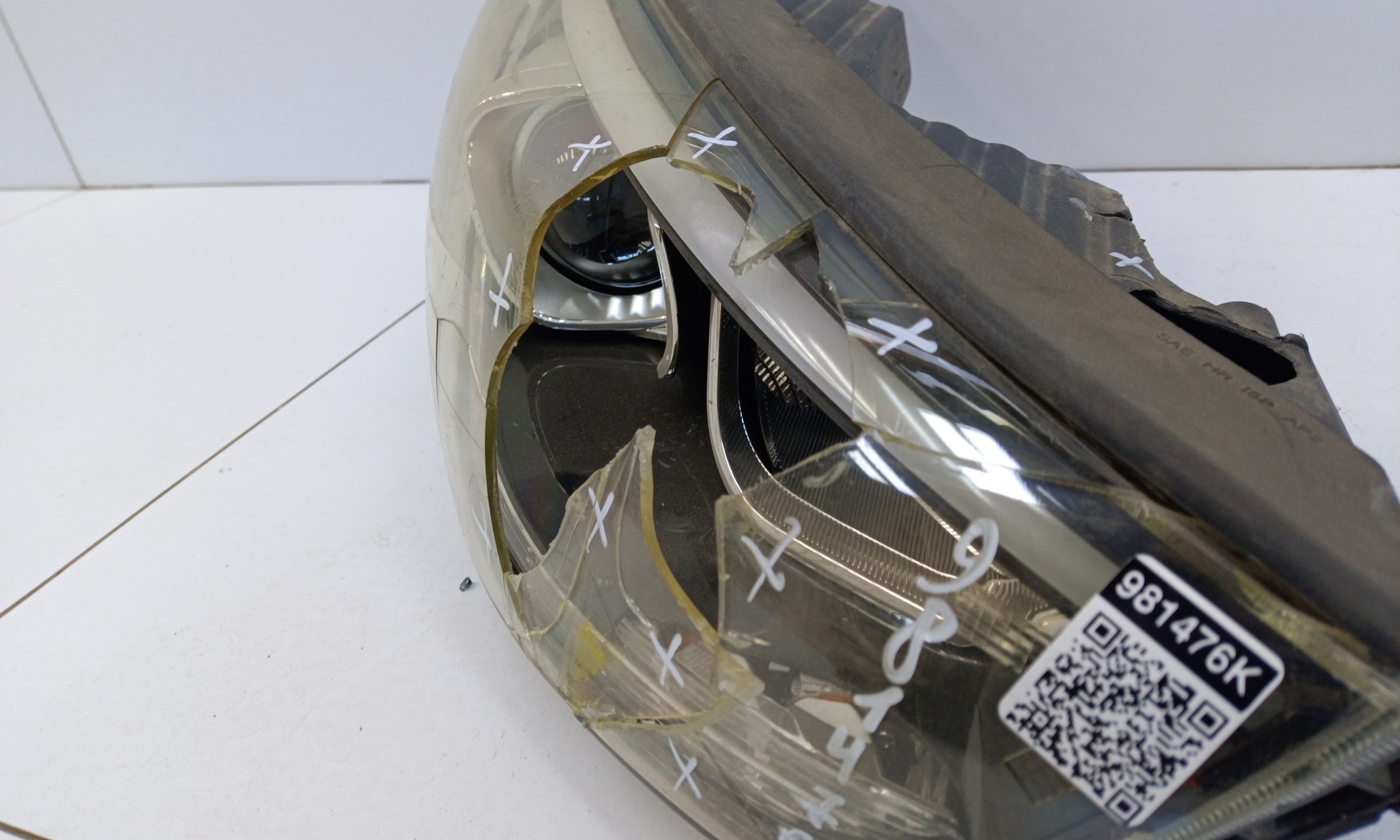 Фара передняя правая Hyundai IX35 Restail ксенон