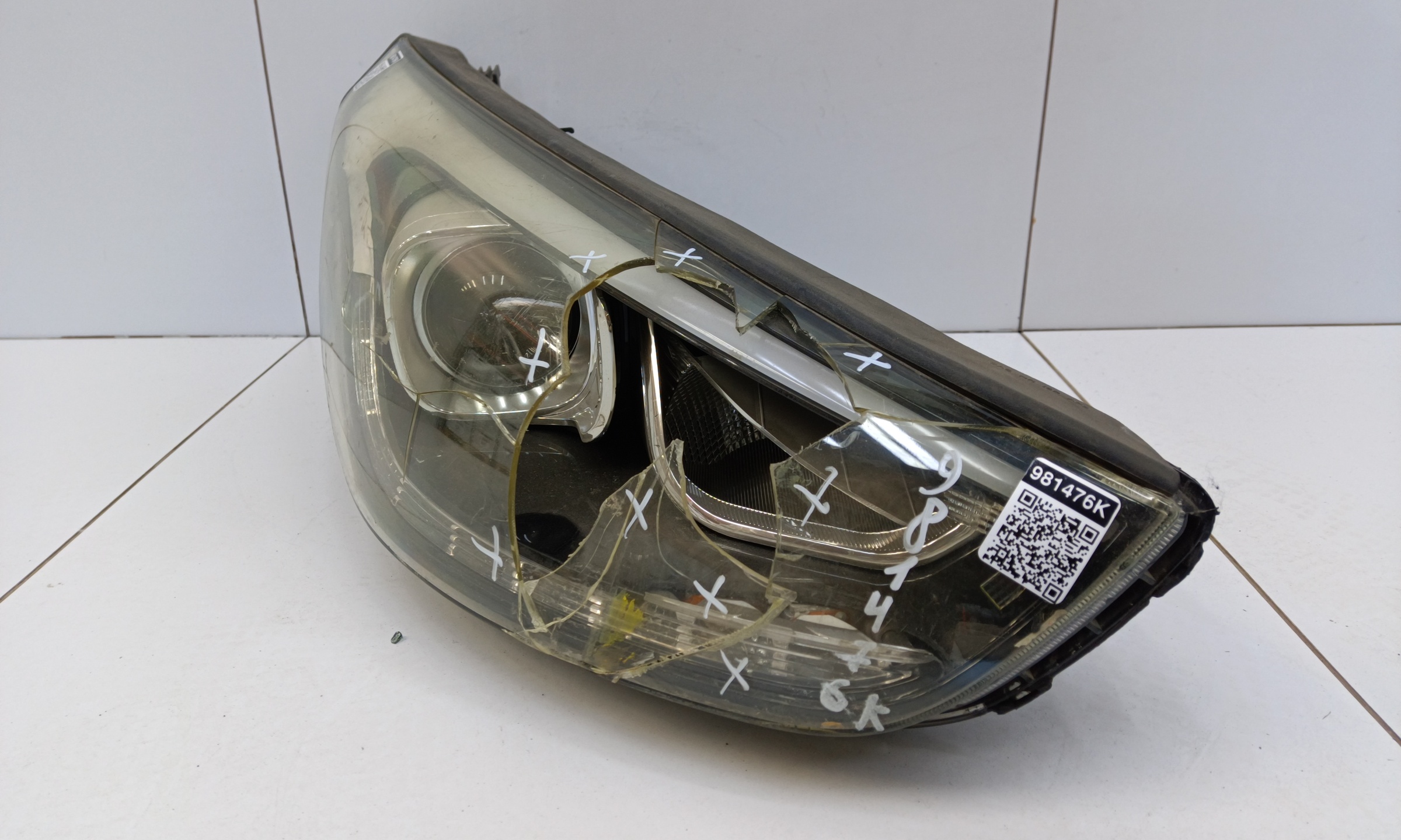 Фара передняя правая Hyundai IX35 Restail ксенон
