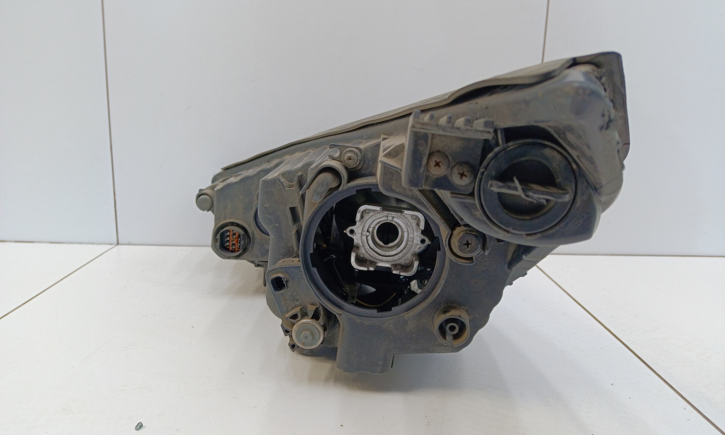 Фара передняя правая Hyundai IX35 Restail ксенон