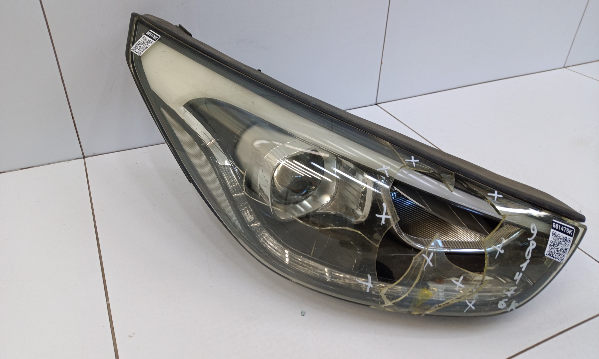 Фара передняя правая Hyundai IX35 Restail ксенон