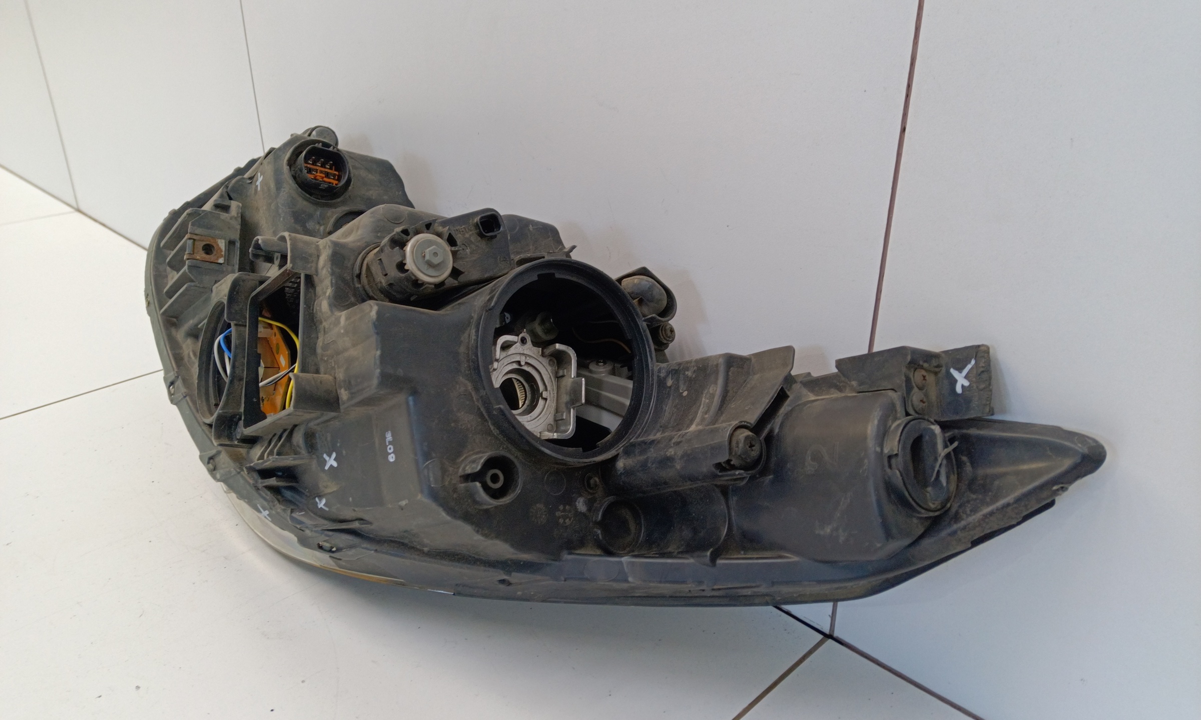 Фара передняя правая Hyundai IX35 Restail ксенон